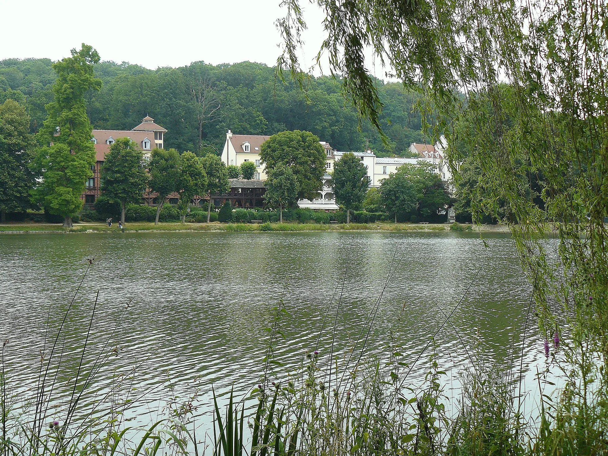 Photo showing: The ponds of Ville d'Avray (Hauts-de-Seine, France)