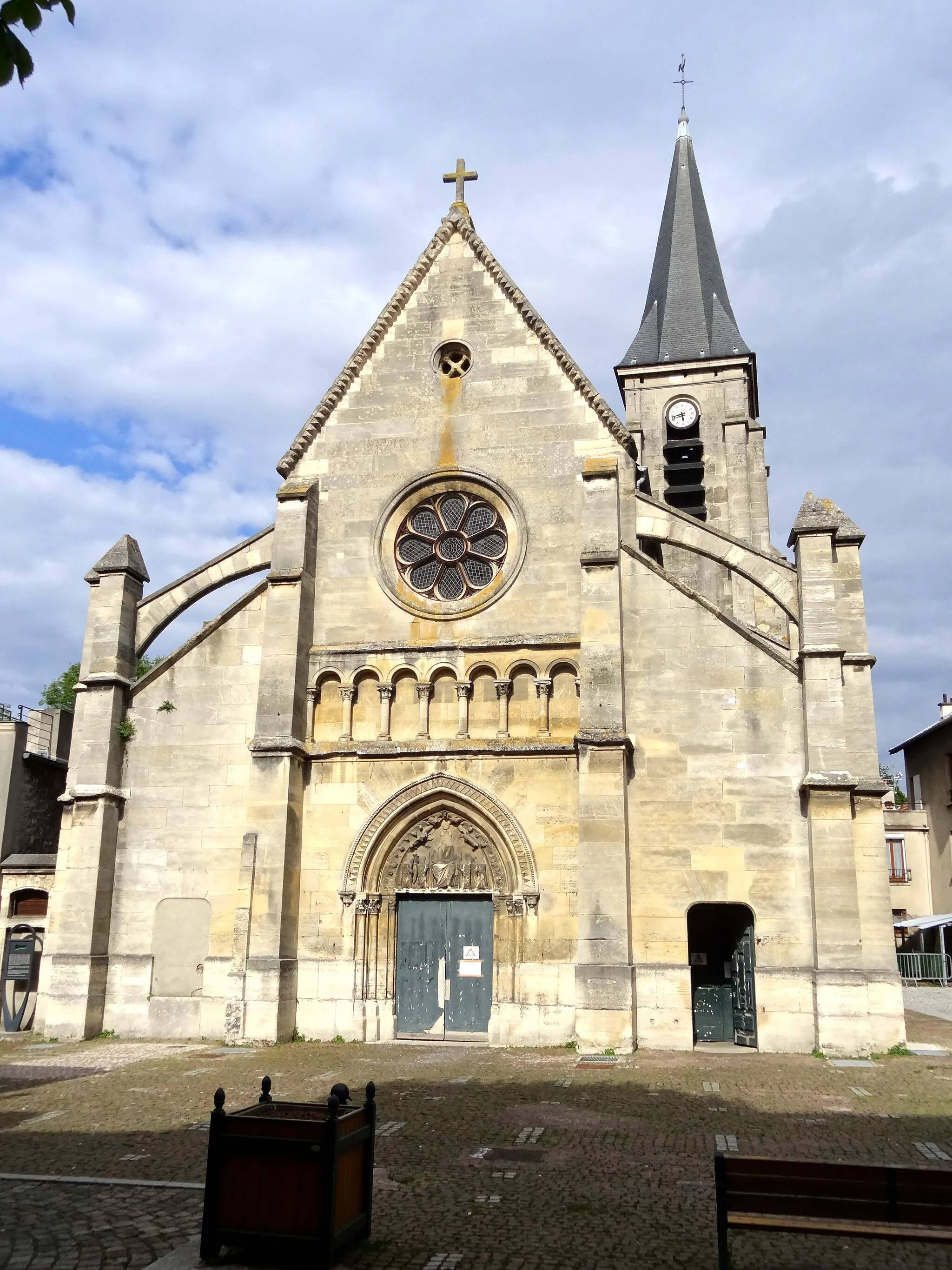 Photo showing: Église Saint-Hermeland de Bagneux - voir titre.