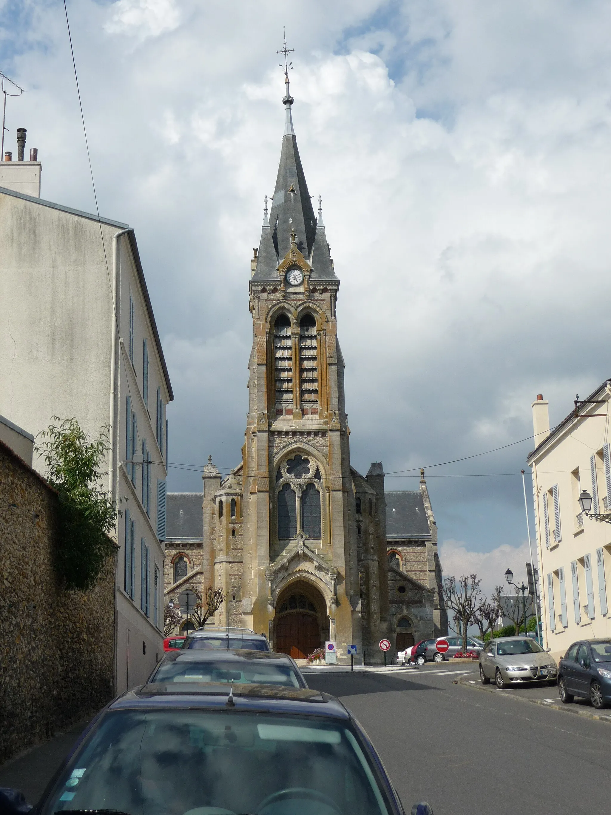 Photo showing: Photo de l'Église St-Lubin de Rambouillet, rue de la République