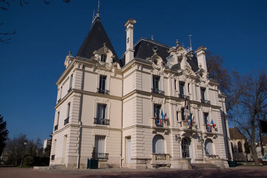 Photo showing: Hôtel de ville de Chilly-Mazarin, Essonne, France
