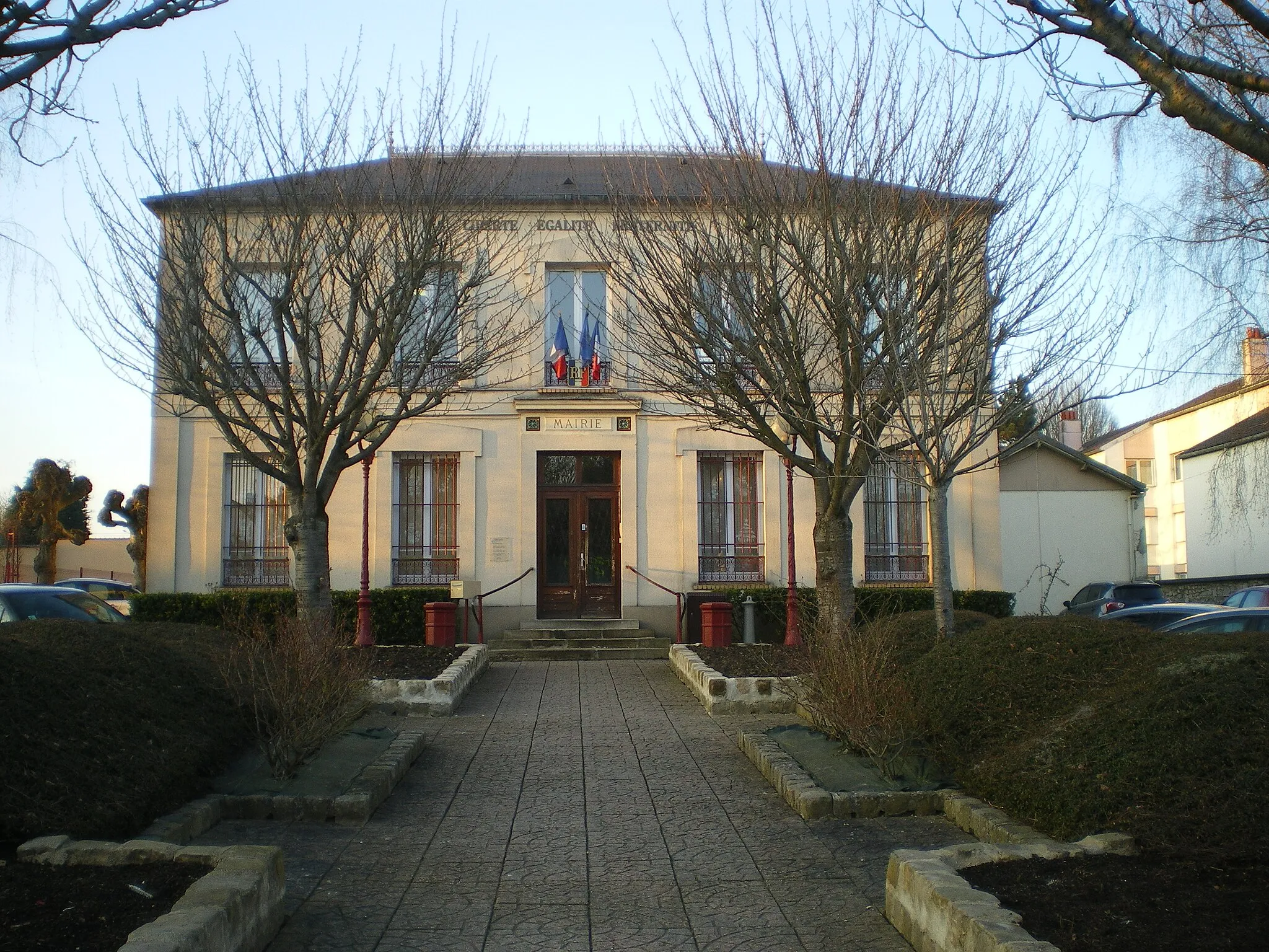 Photo showing: Mairie de Saint-Mard