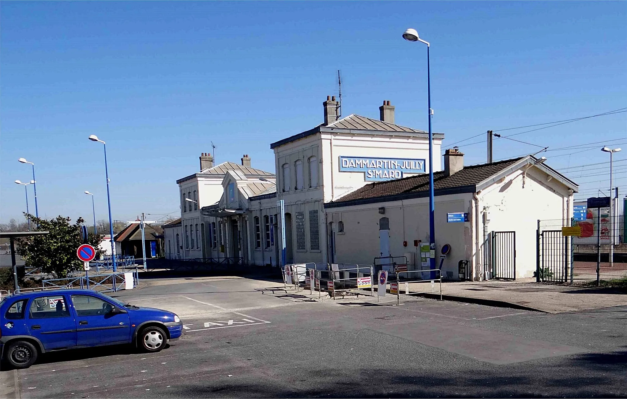 Photo showing: The train station, Saint-Mard, Seine-et-Marne, France.