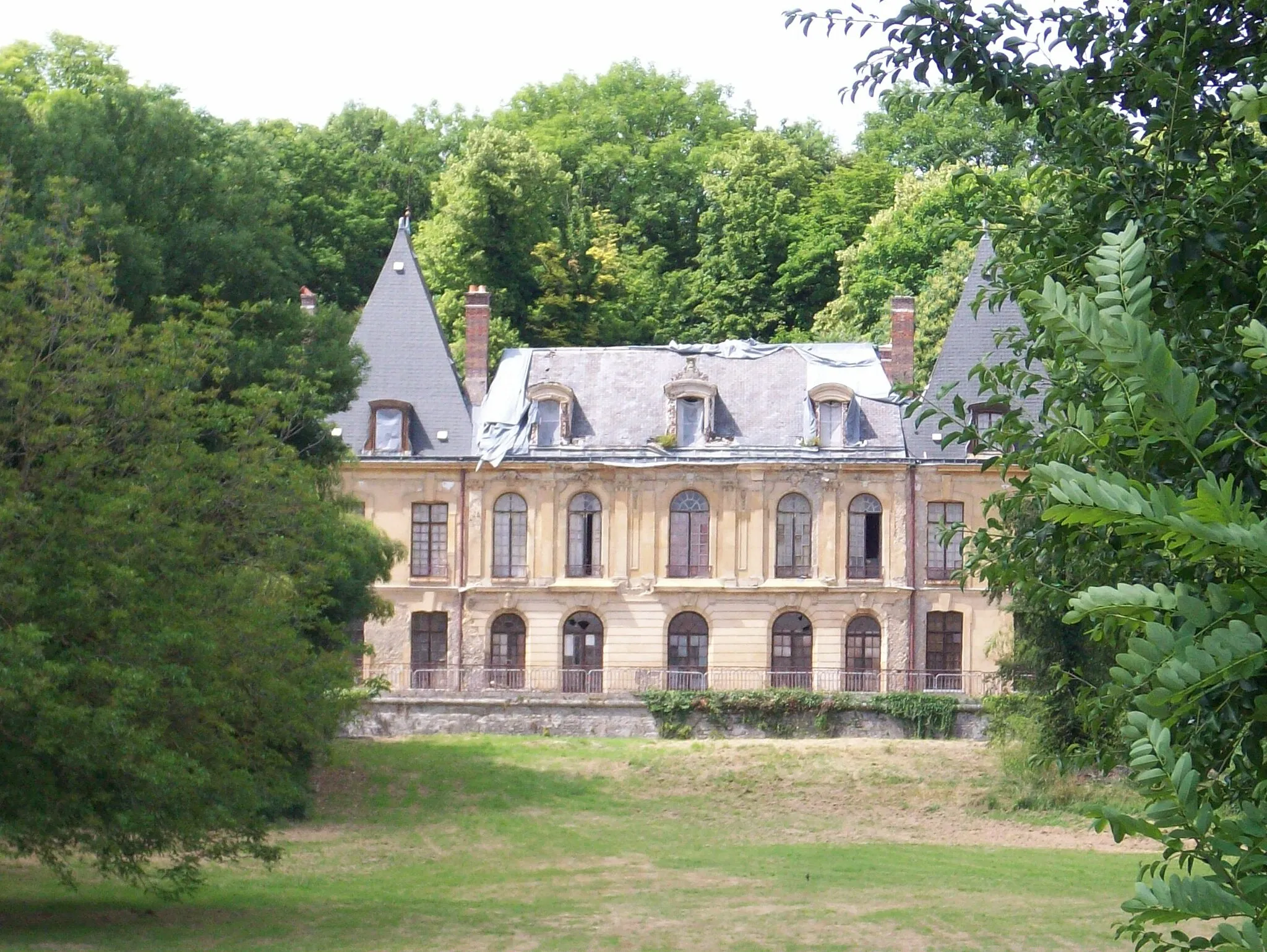 Photo showing: Le château d'Issou (Yvelines, Île-de-France, France).