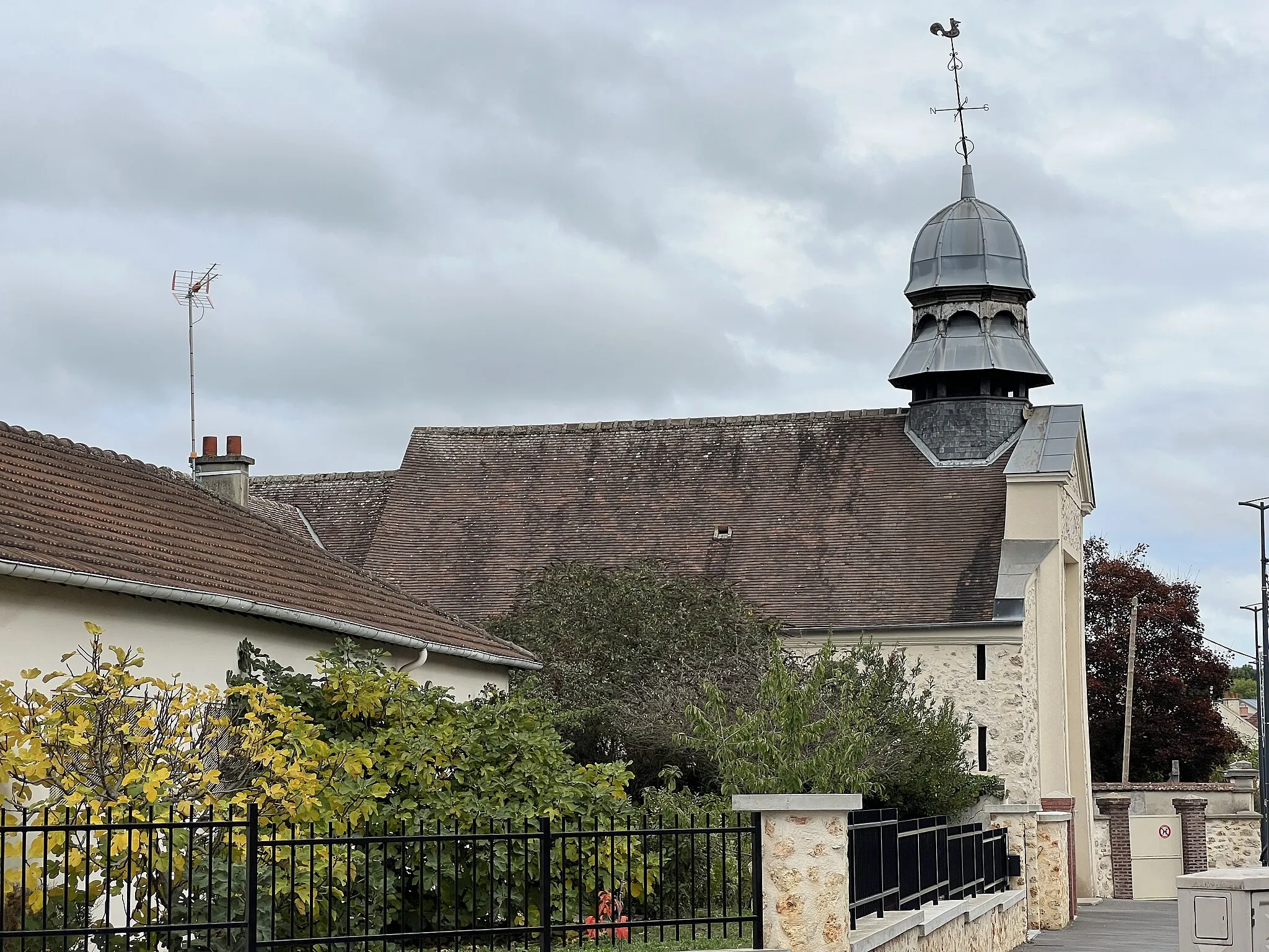 Photo showing: Église Saint-Baudile, Brou-sur-Chantereine.