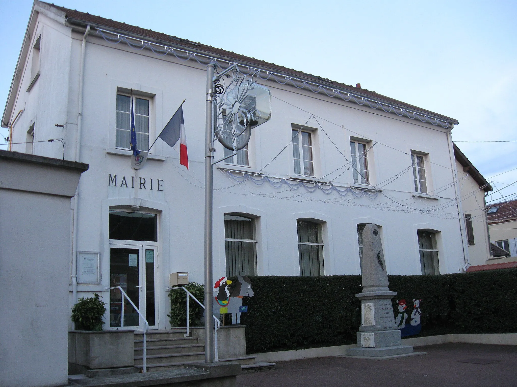 Photo showing: Mairie de Dampmart. (Seine-et-Marne, région Île-de-France).
