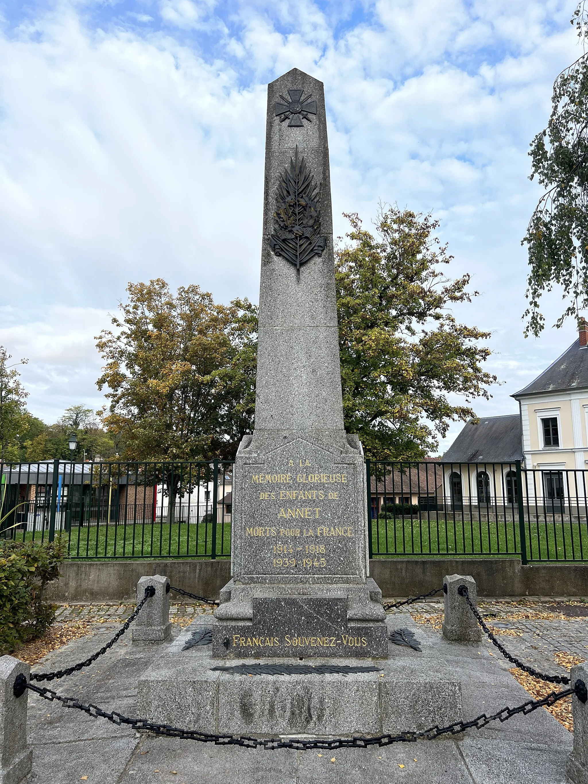 Photo showing: Monument aux morts d'Annet-sur-Marne.
