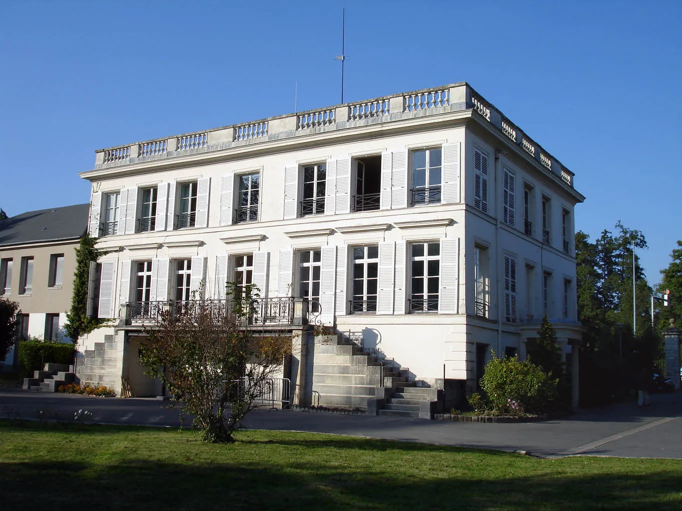 Photo showing: Le château du Grand-Bury à Margency (Val-d'Oise), France