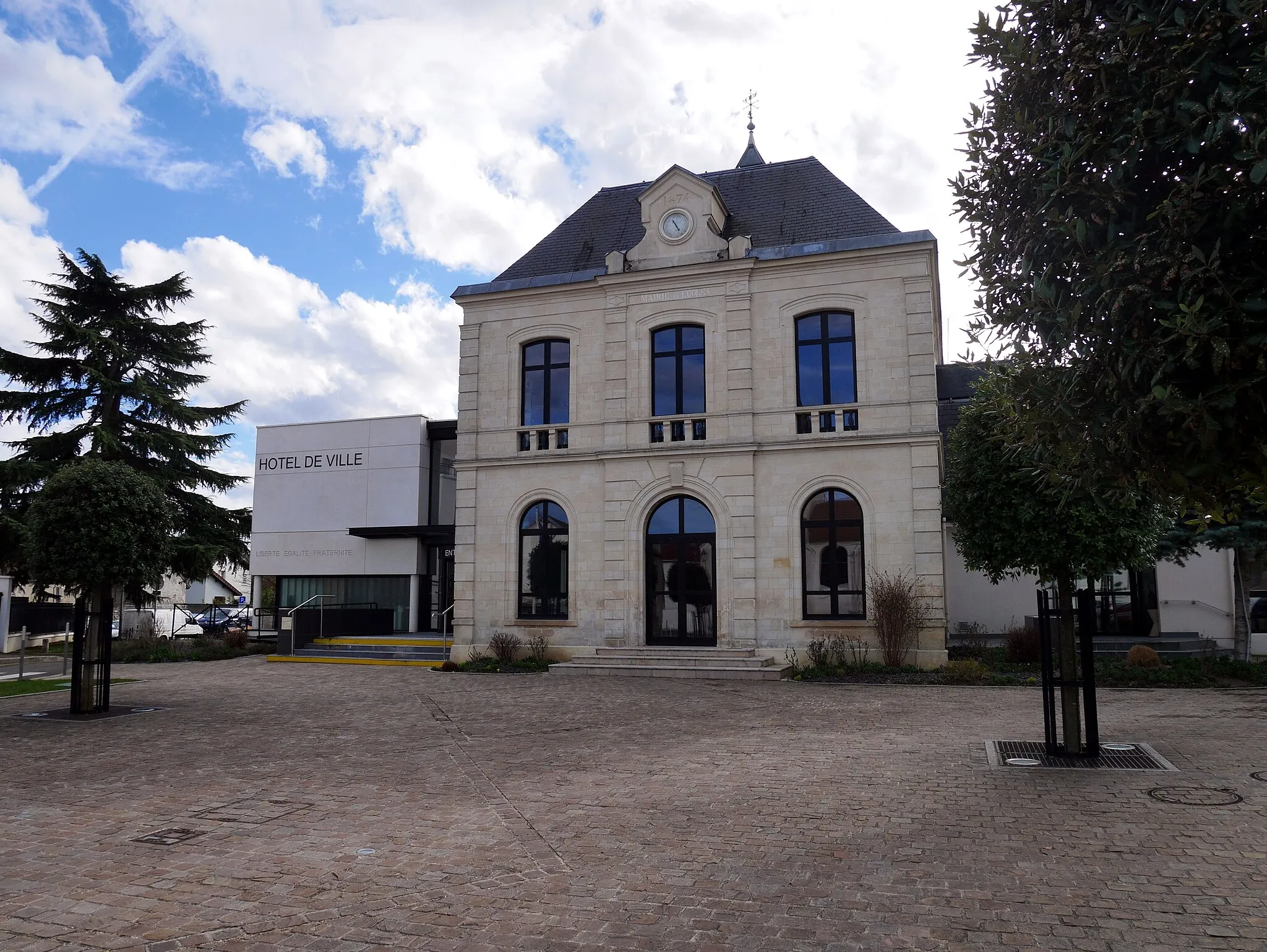 Photo showing: Mairie du plessis bouchard
