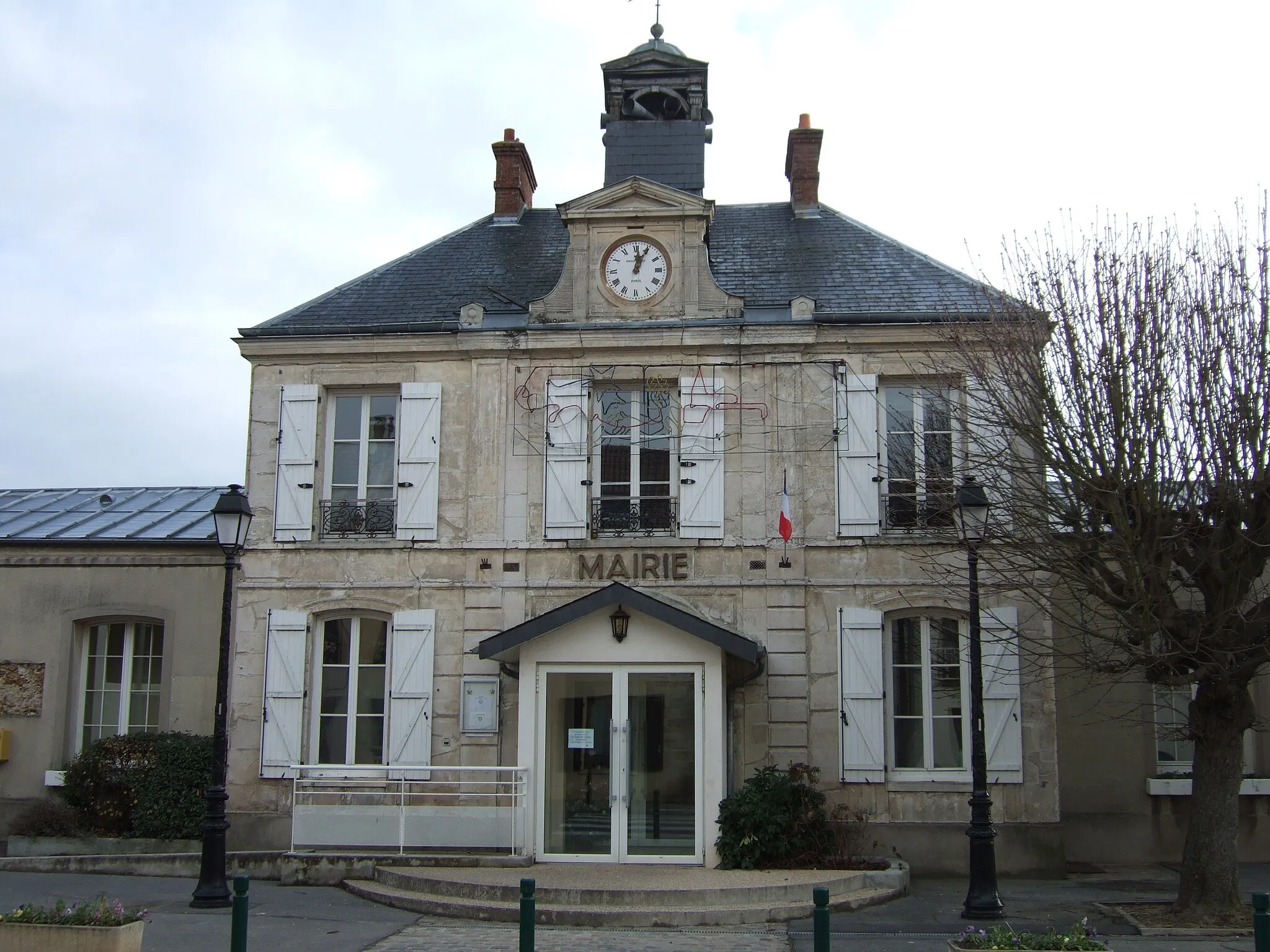 Photo showing: Town Hall of Leuville-sur-Orge (France)