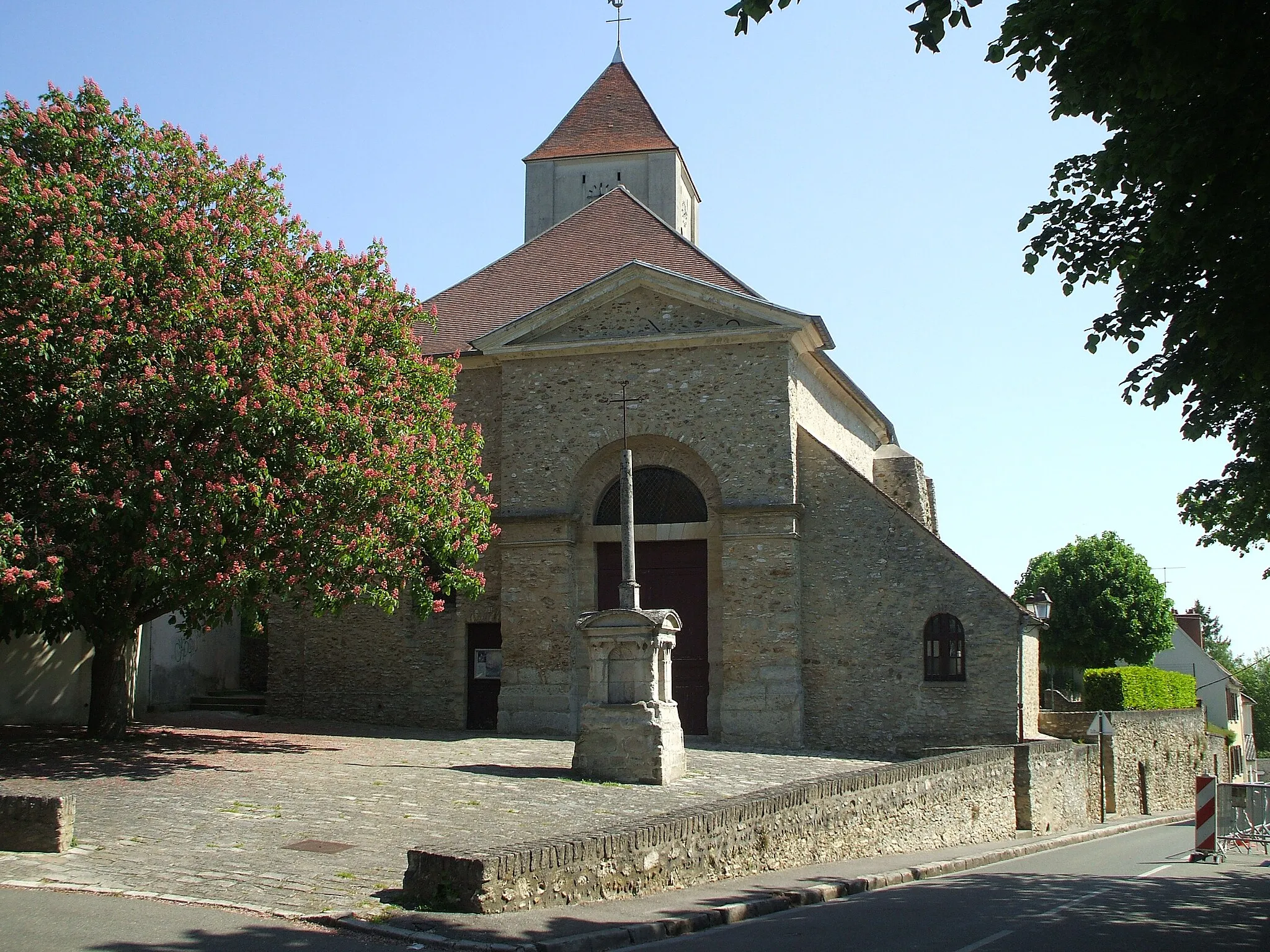 Photo showing: Montsoult church's val d'oise france