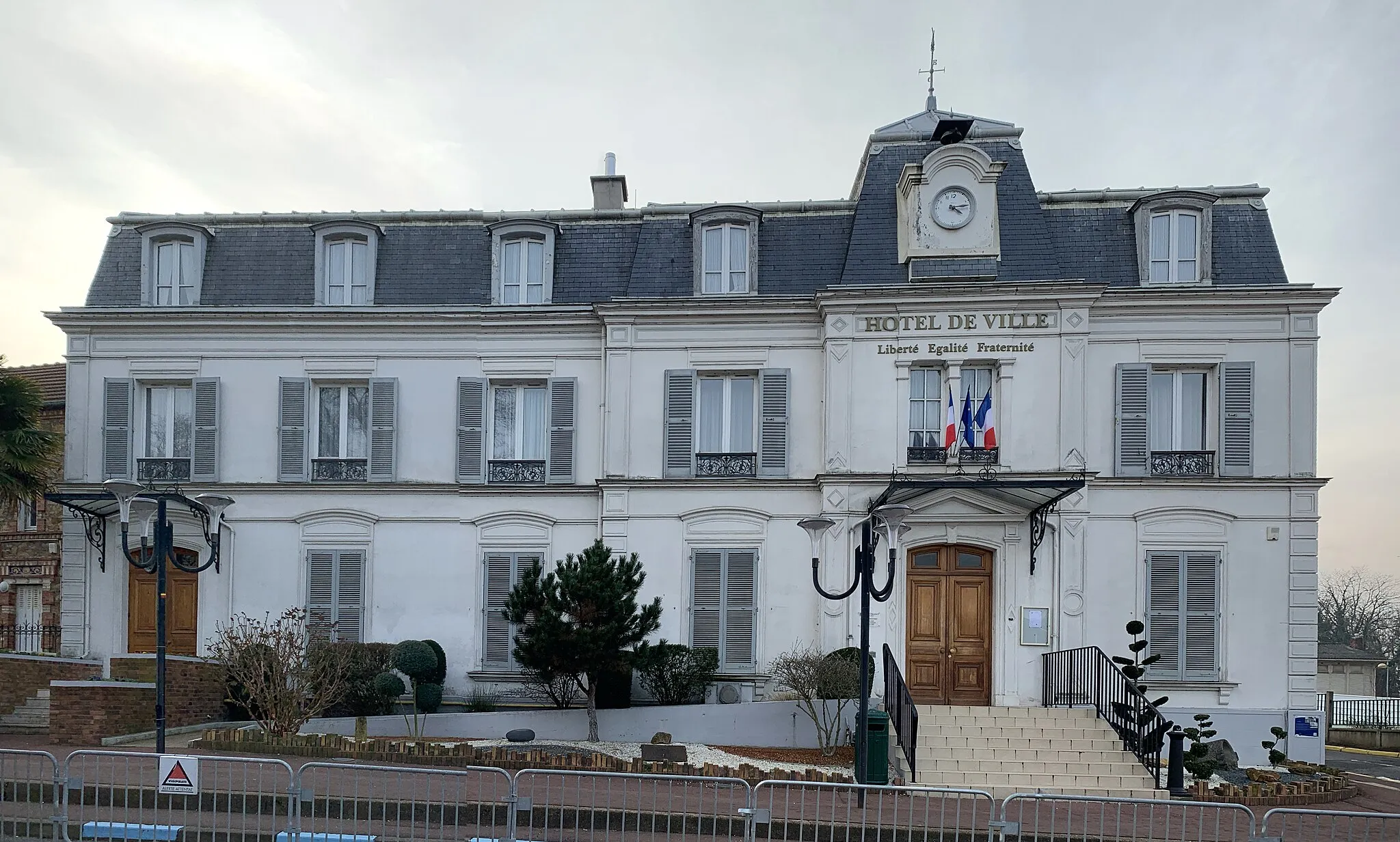 Photo showing: Hôtel de ville de Vaujours.