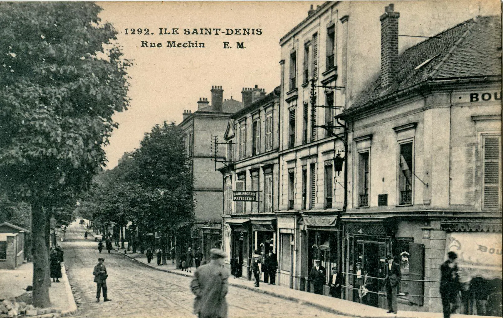 Photo showing: carte postale ancienne éditée par EM, N°1292 L'Île-Saint-Denis : La rue Méchain (RN 186)