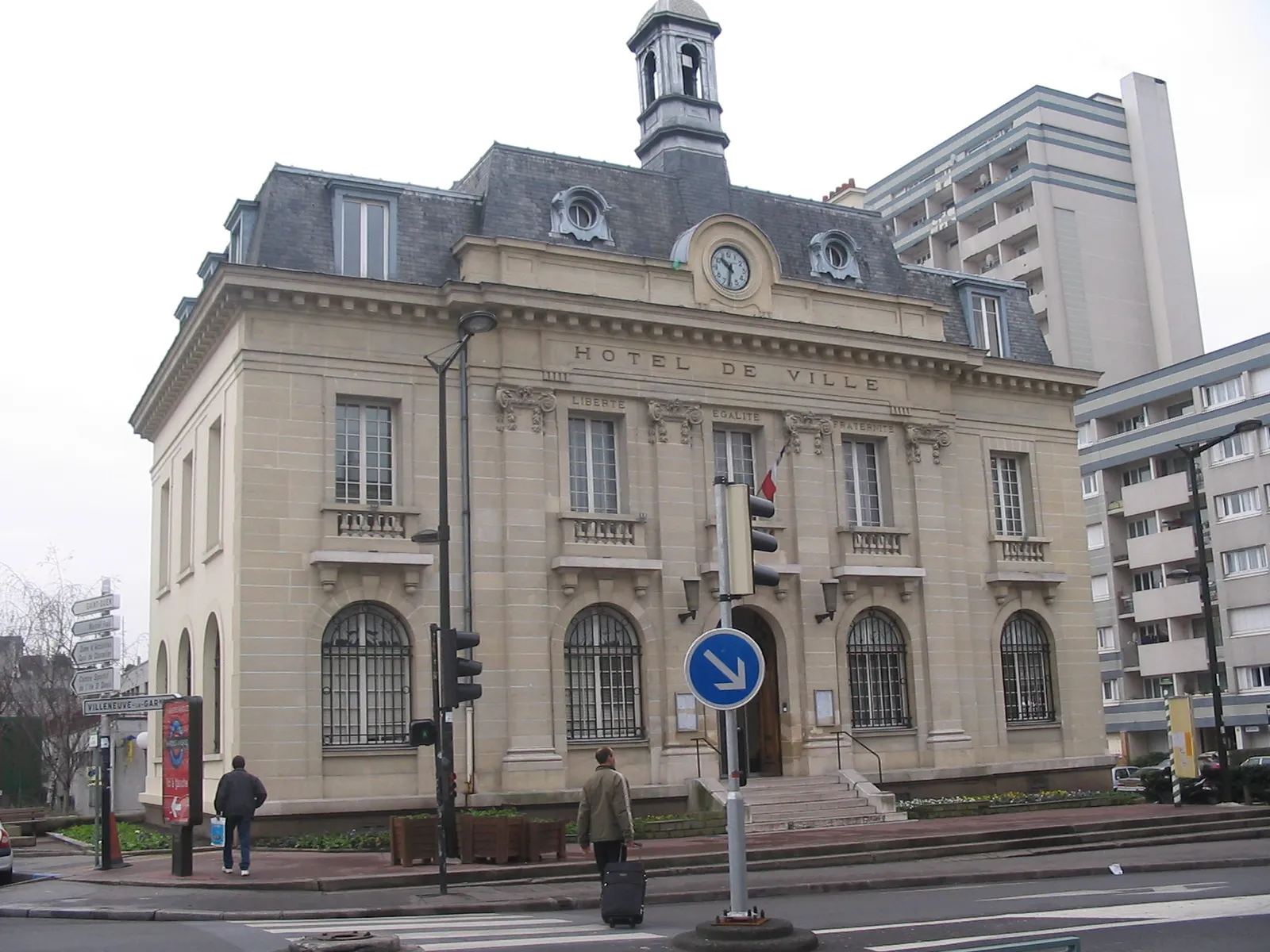 Photo showing: Mairie de l'Ile-Saint-Denis (93). Je suis l'auteur du cliché pris au printemps 2005
Town hall of l'Ile-Saint-Denis (Seine-Saint-Denis, France), I have taken this picture myself

Licensing
fr:Catégorie:L'Île-Saint-Denis