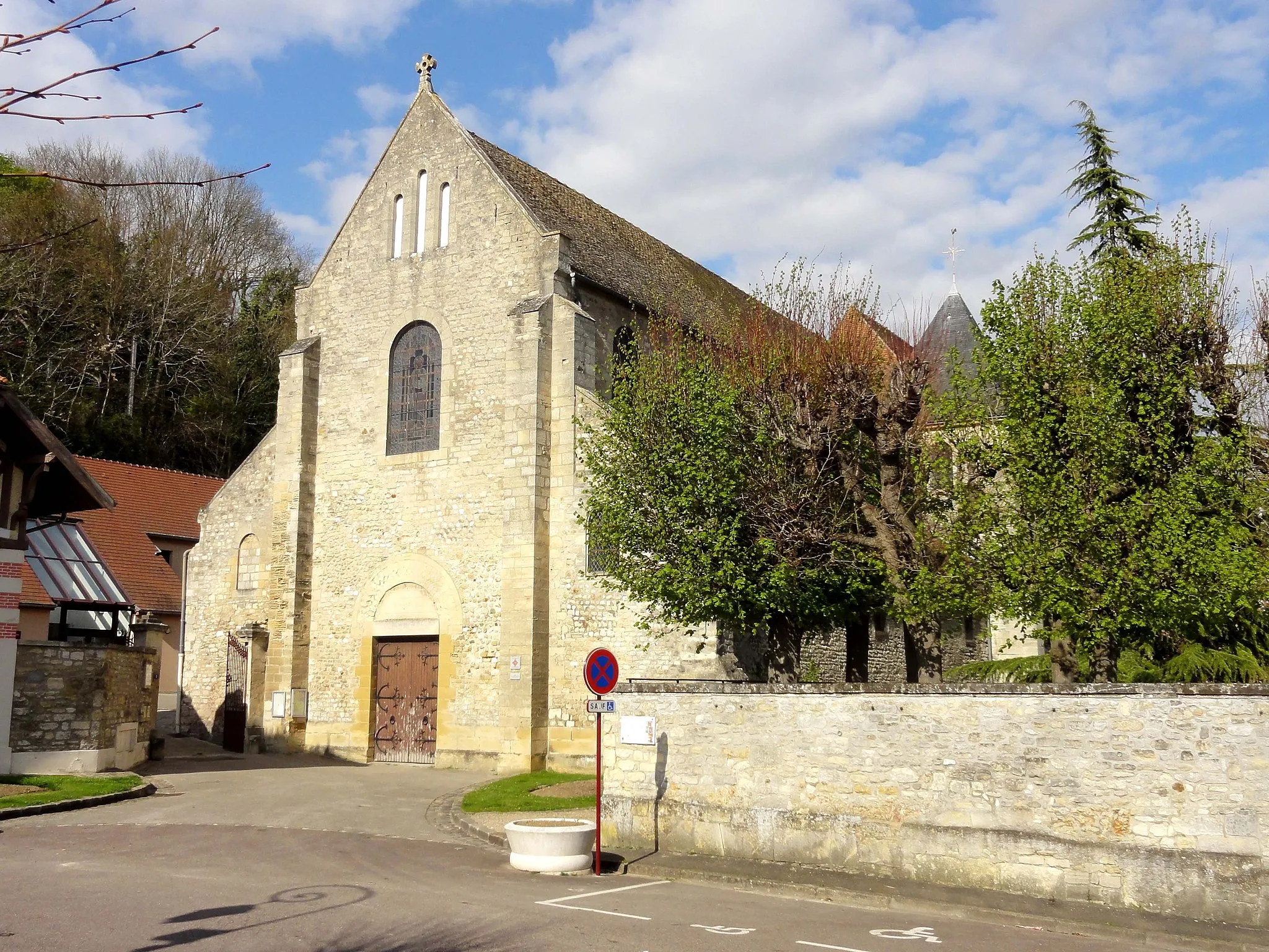 Photo showing: Église Saint-Michel de Juziers - voir titre.