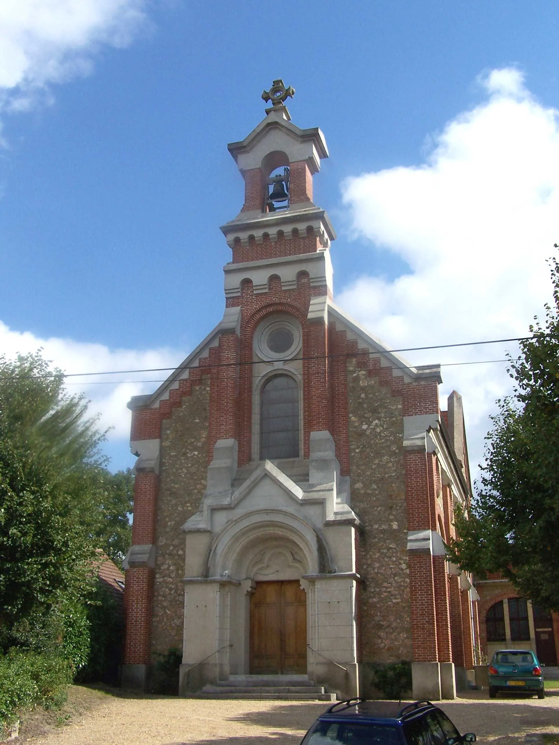 Photo showing: Église Saint-Lin de Jouars-Pontchartrain (Yvelines, France)