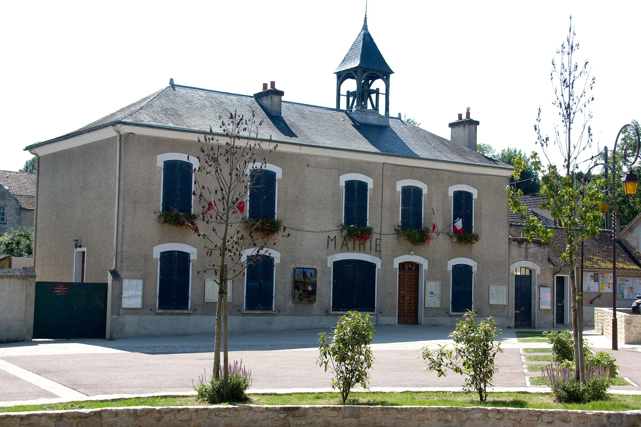 Photo showing: Mairie de Montigny-sur-Loing (Montigny-sur-Loing, Seine-et-Marne, France)