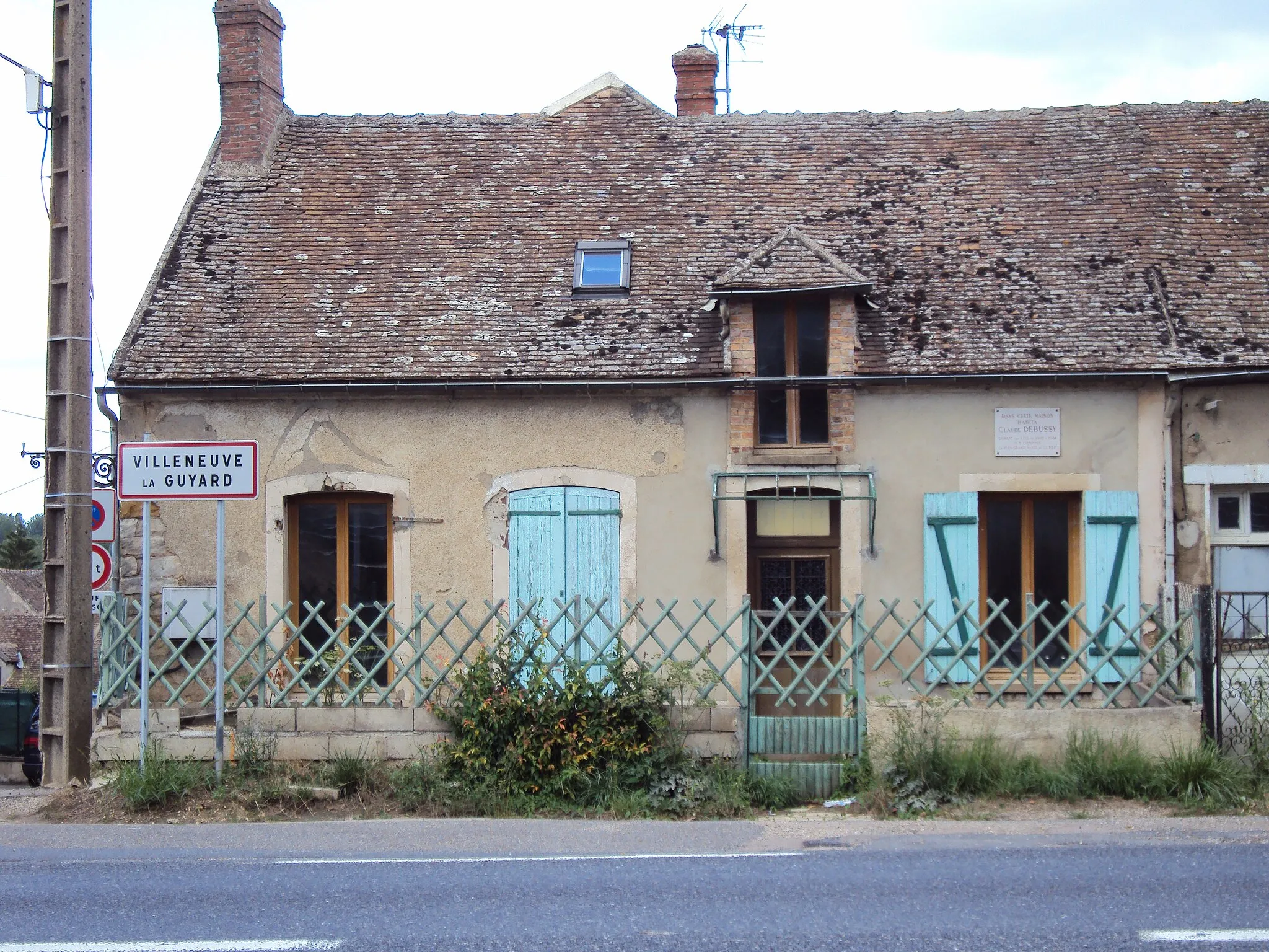 Photo showing: Claude Debussy's home from 1902 à 1904 . He composed  most of " the sea" there.