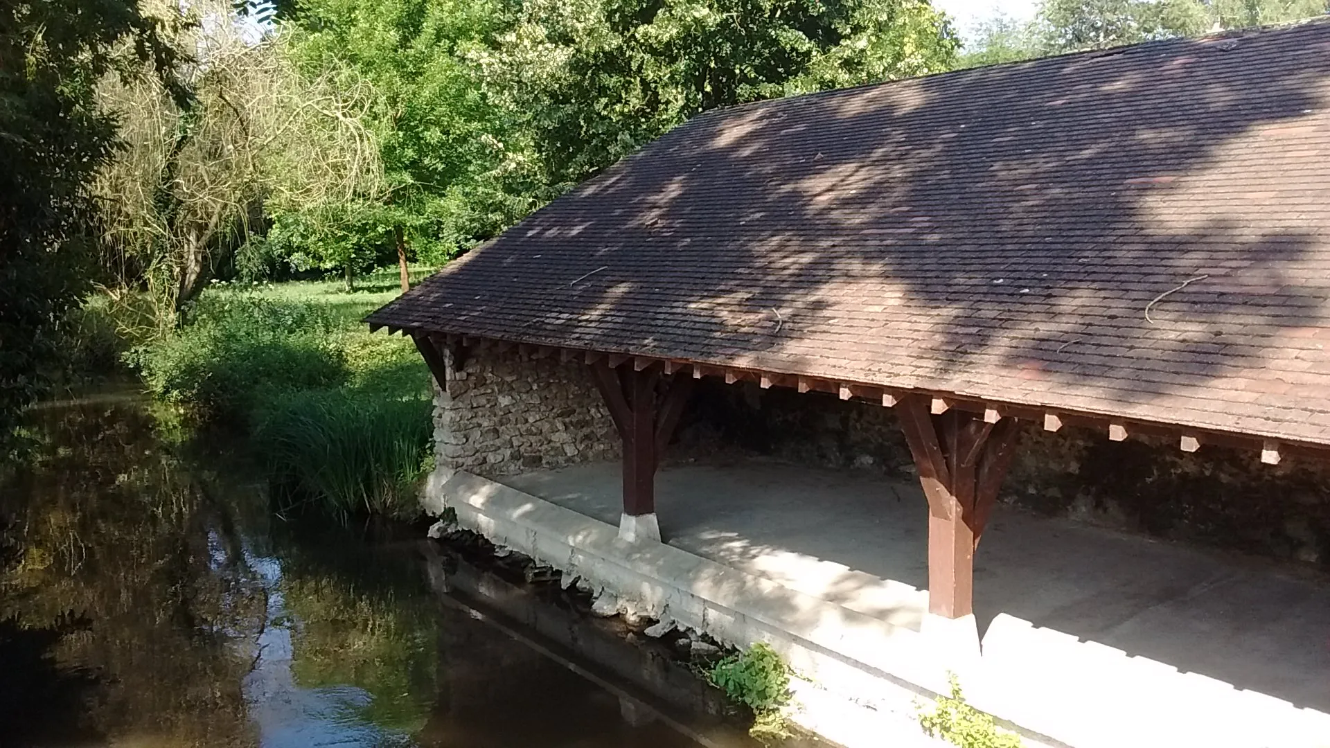 Photo showing: Ancien lavoir à Pringy.