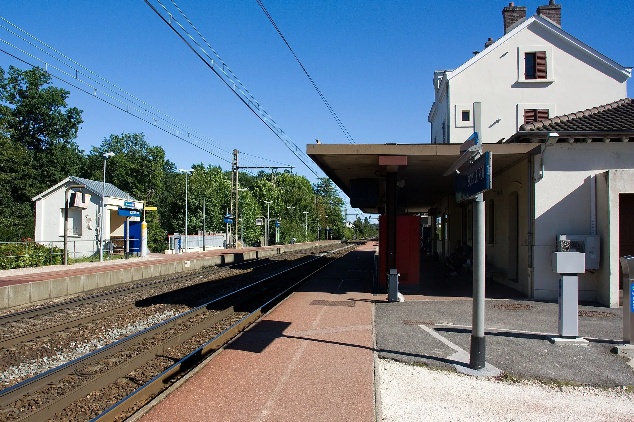 Photo showing: Gare de Bois-le-Roi,  Bois-le-Roi, Seine-et-Marne, France
