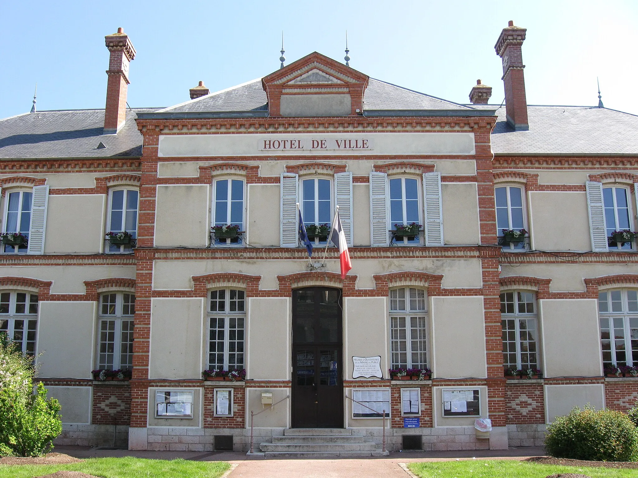 Photo showing: L'hôtel de ville de Bray-sur-Seine. (département de la Seine-et-Marne, région Île-de-France).