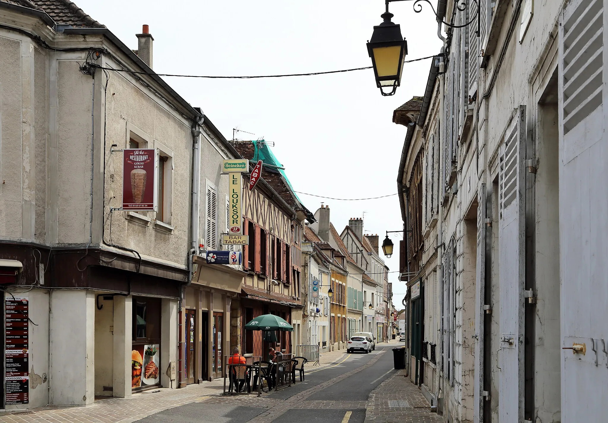 Photo showing: Bray-sur-Seine (Seine-et-Marne department, France): the Rue Grande