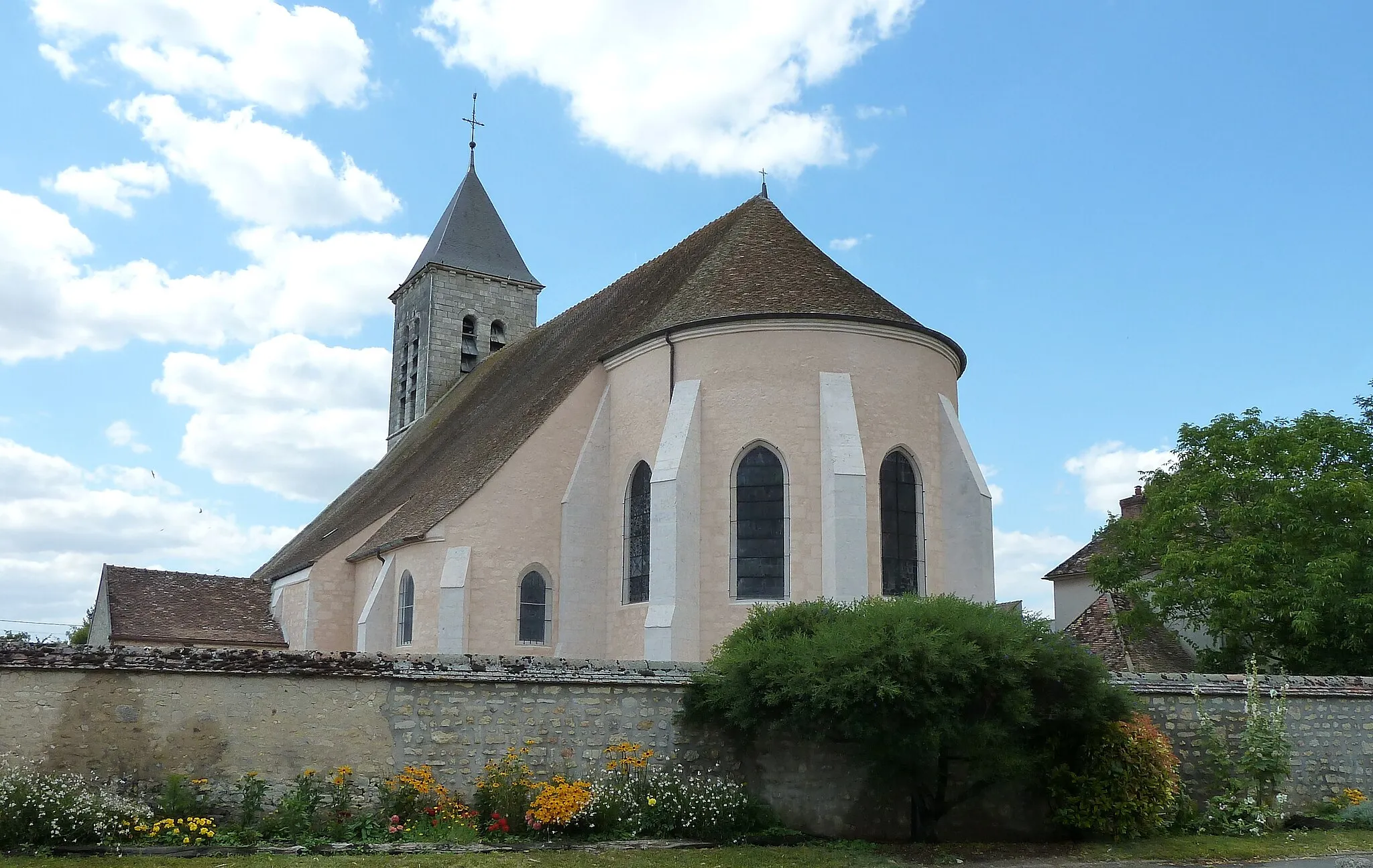 Photo showing: This building is classé au titre des monuments historiques de la France. It is indexed in the base Mérimée, a database of architectural heritage maintained by the French Ministry of Culture, under the reference PA00086864 .