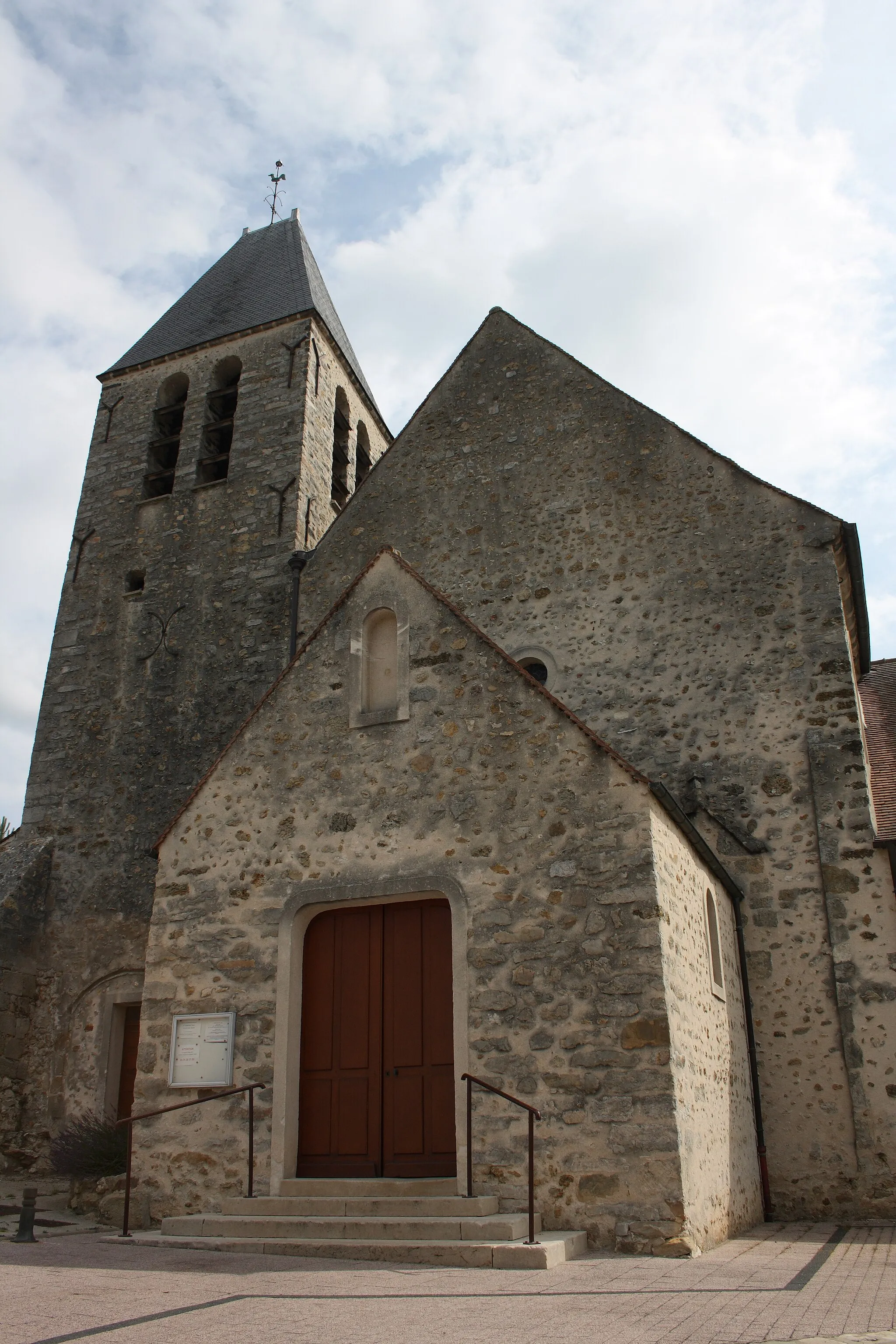 Photo showing: katholische Pfarrkirche Saint-Pierre in Breuillet