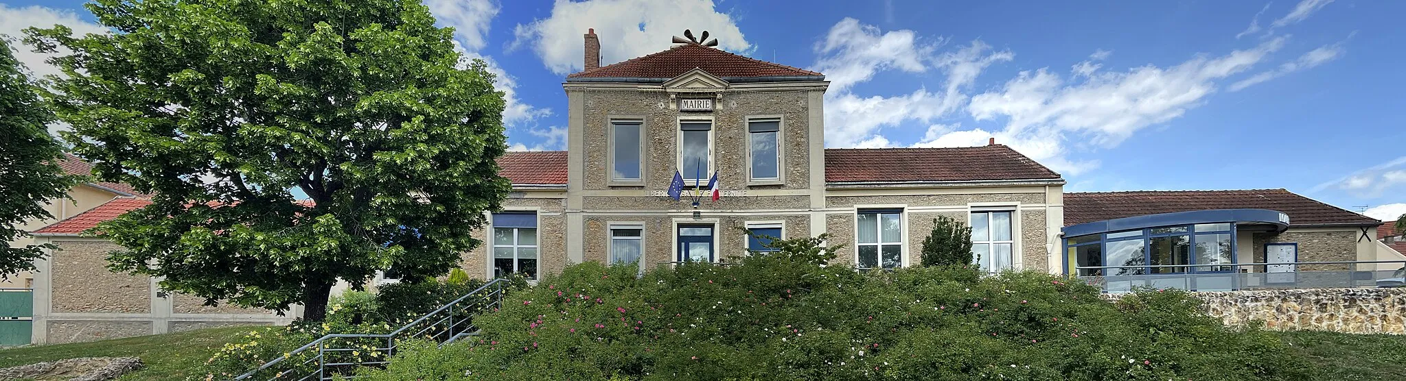 Photo showing: Mairie de Santeny.