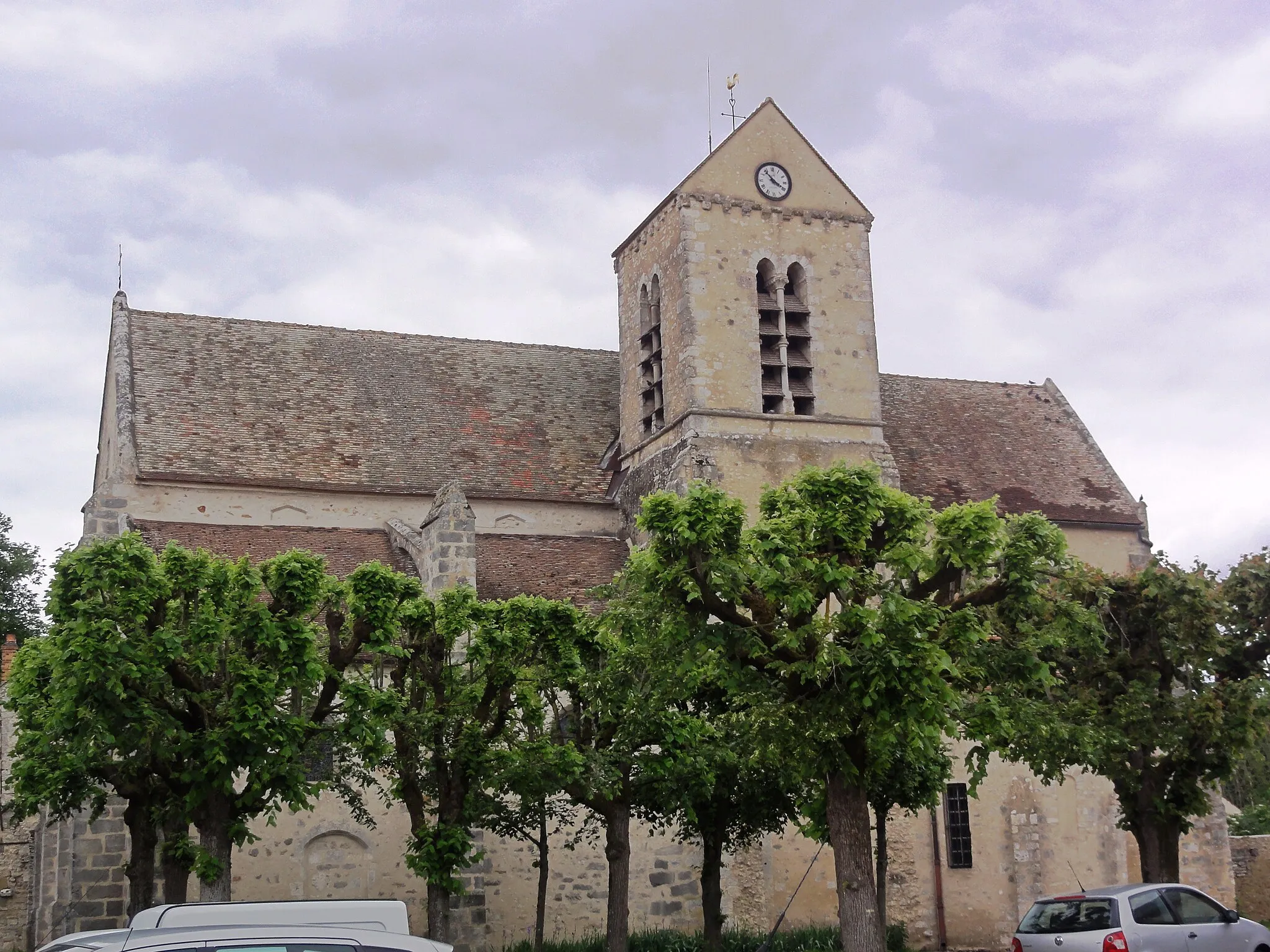 Photo showing: This building is inscrit au titre des monuments historiques de la France. It is indexed in the base Mérimée, a database of architectural heritage maintained by the French Ministry of Culture, under the reference PA00087932 .