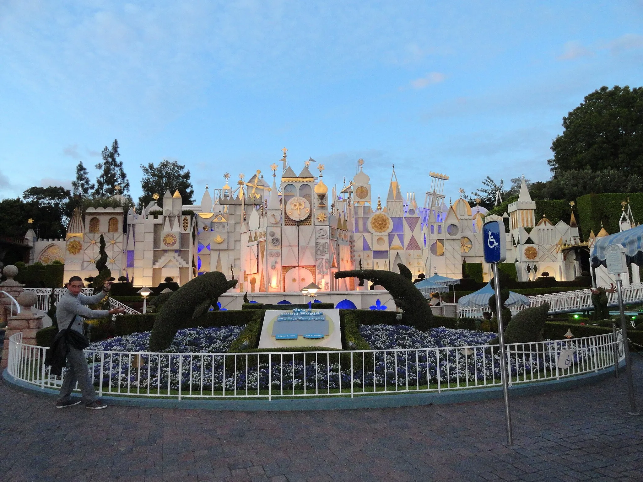 Photo showing: Visit my travel blog at Xcellent Trip for great travel tips about some of the most popular world destinations.

This is picture from Disneyland park in Anaheim, Los Angeles (LA), California (CA) United States of America (USA).