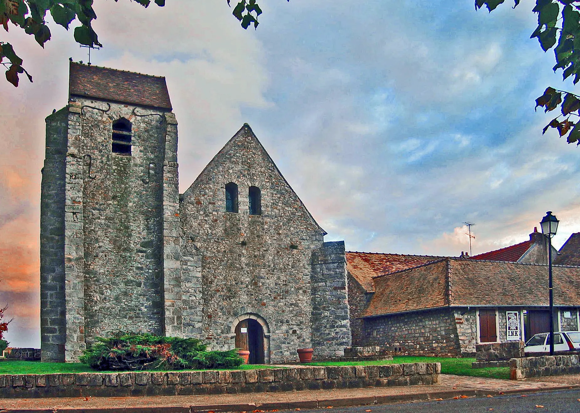 Photo showing: Église Saint-Jean-Baptiste, Mauchamps, Essonne, France.