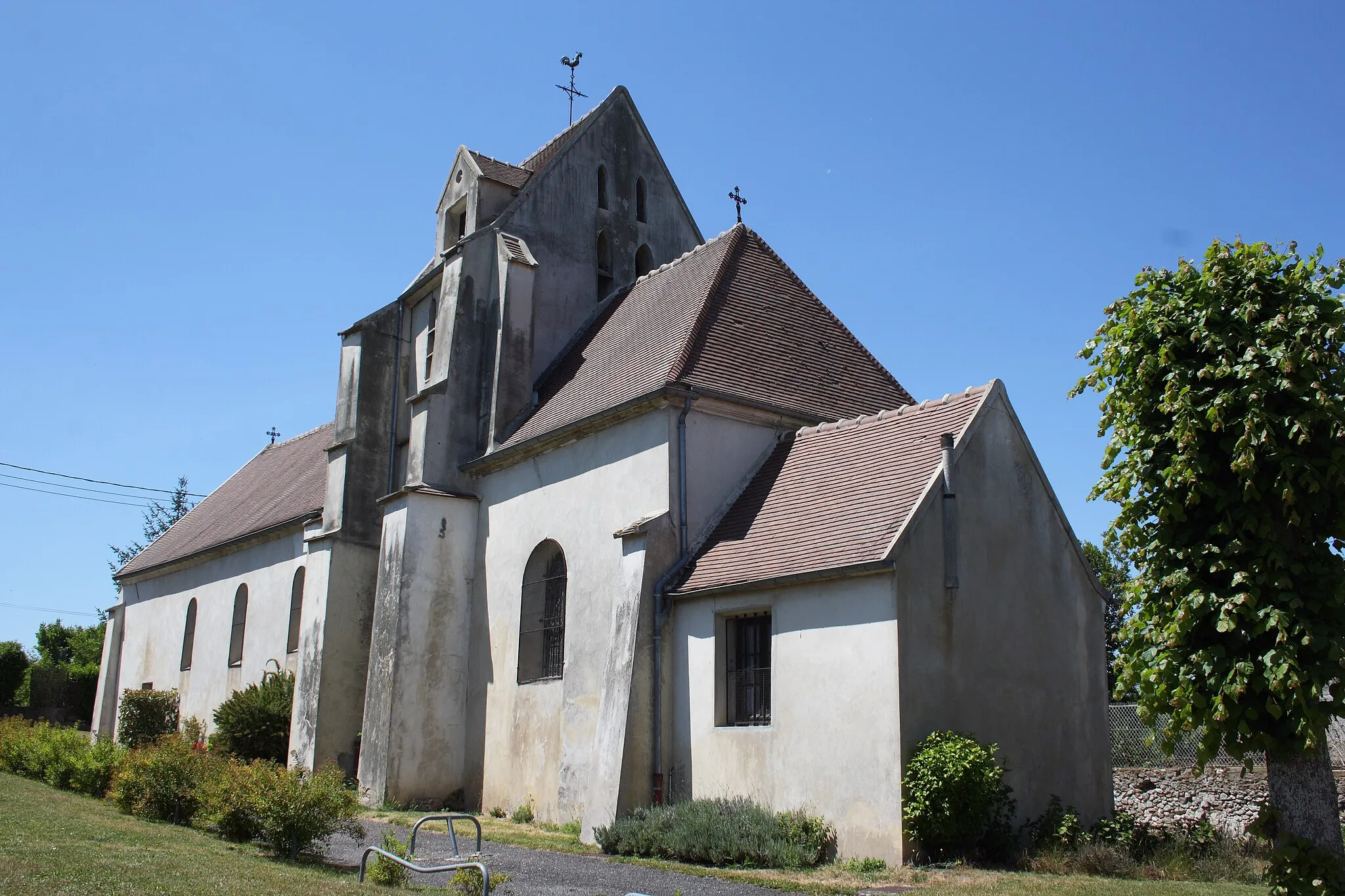 Photo showing: katholische Pfarrkirche Saint-Caprais in Isles-les-Meldeuses