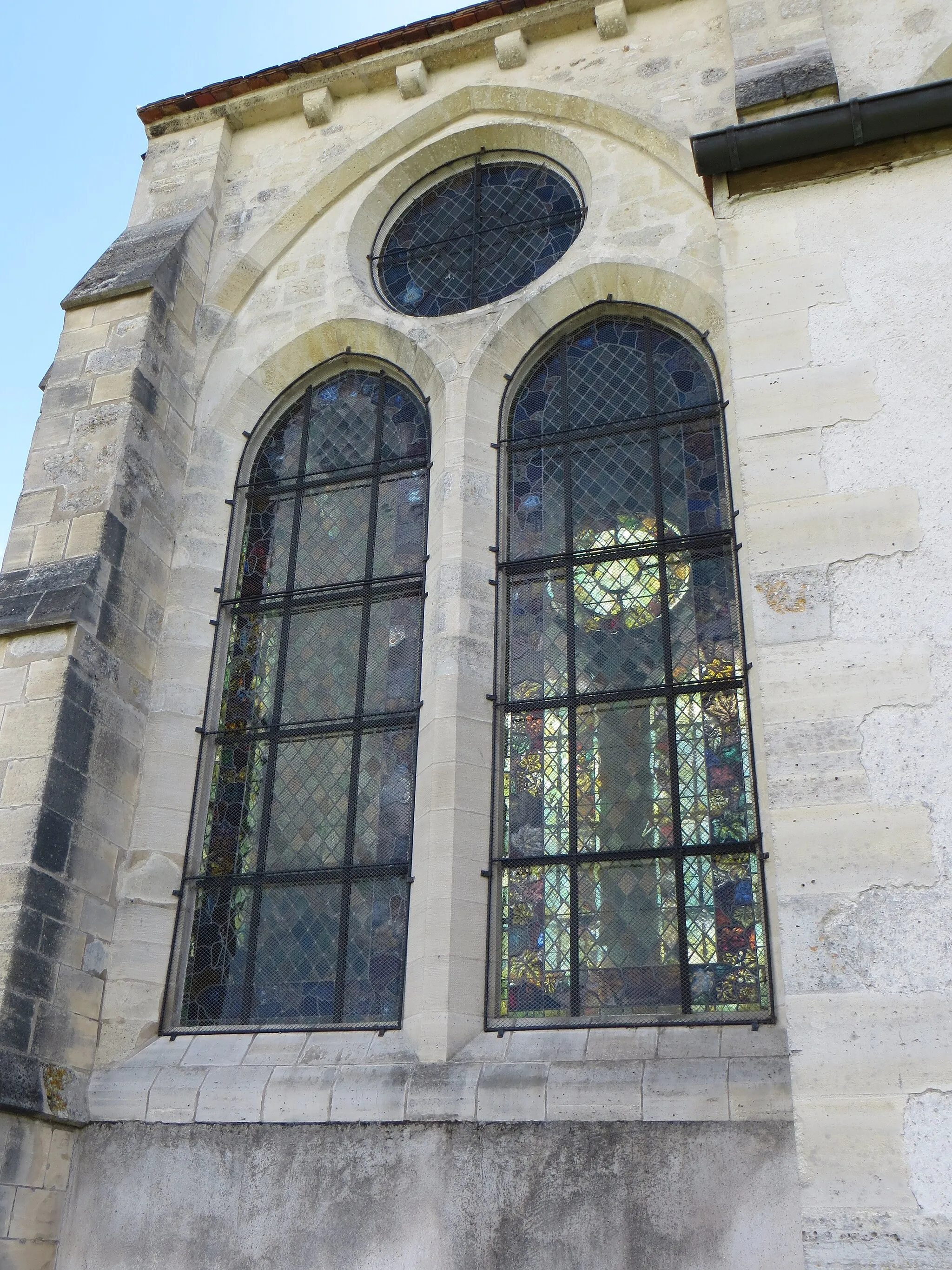 Photo showing: Vitraux de l'église Saint-Martin