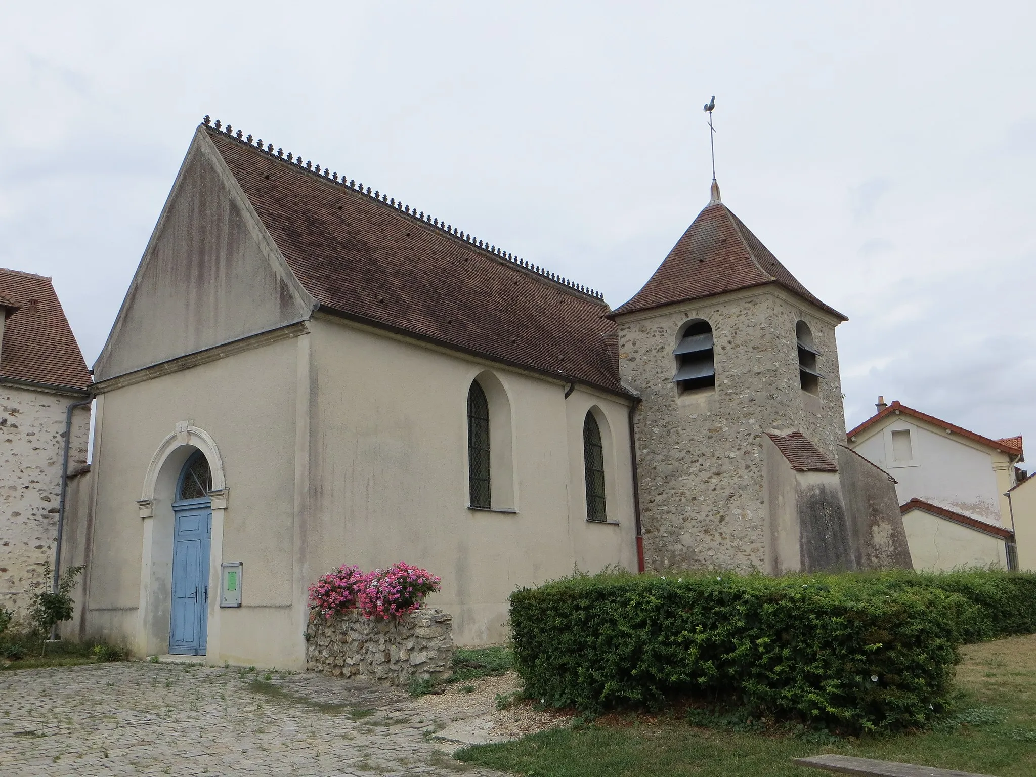 Photo showing: Vue de l'église Saint-Eutrope
