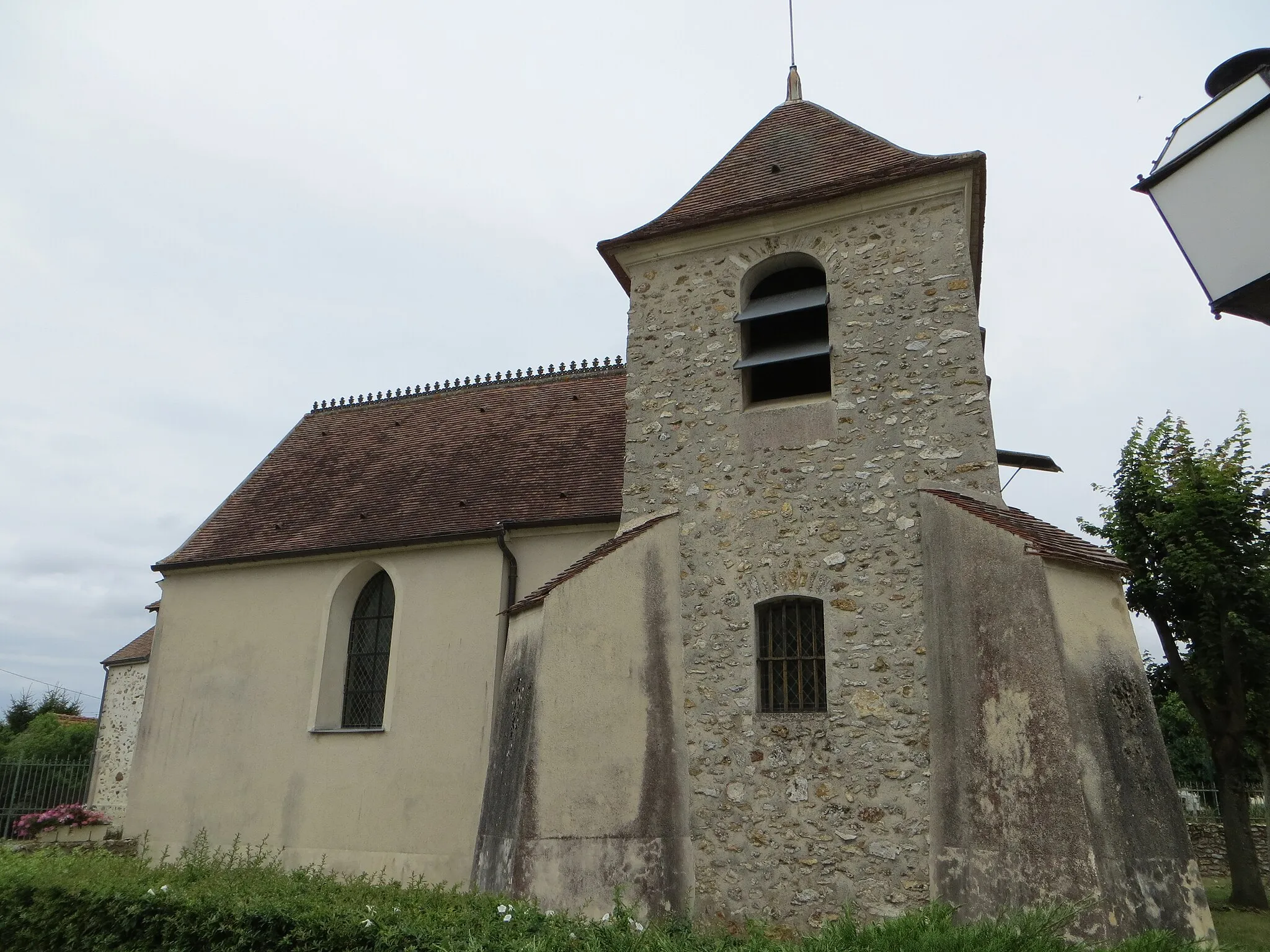 Photo showing: Vue de l'église Saint-Eutrope