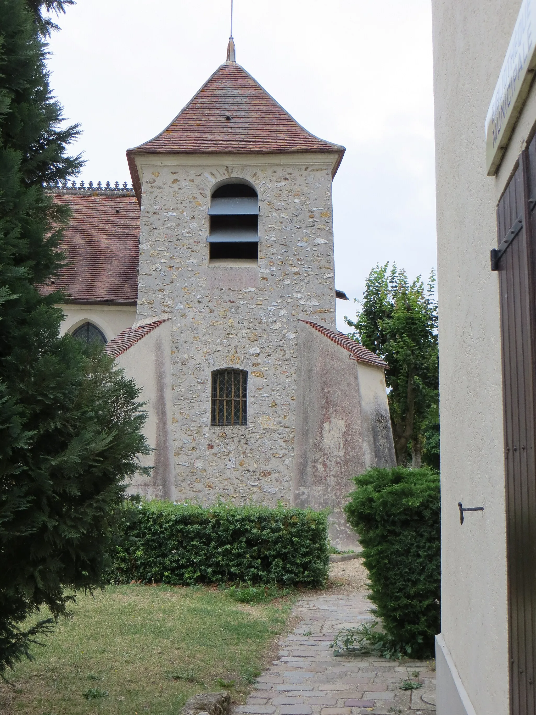 Photo showing: Vue de l'église Saint-Eutrope