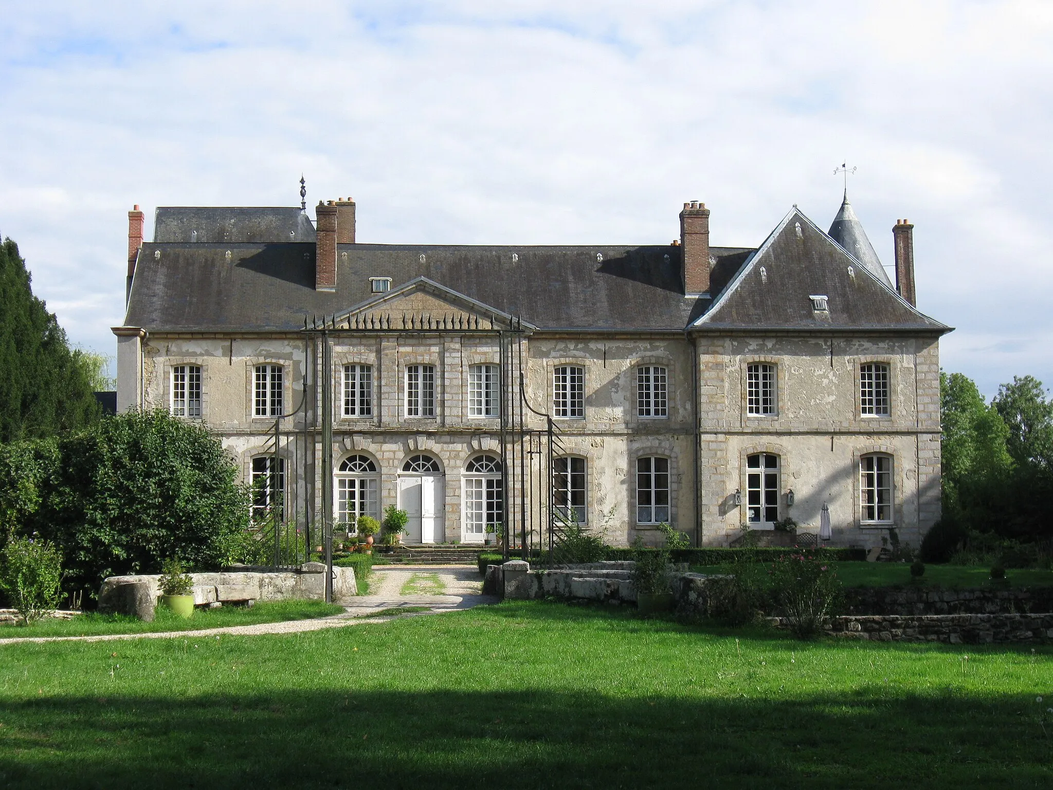 Photo showing: Château de Courtry (façade nord-ouest). (Sivry-Courtry, Seine-et-Marne, région Île-de-France).