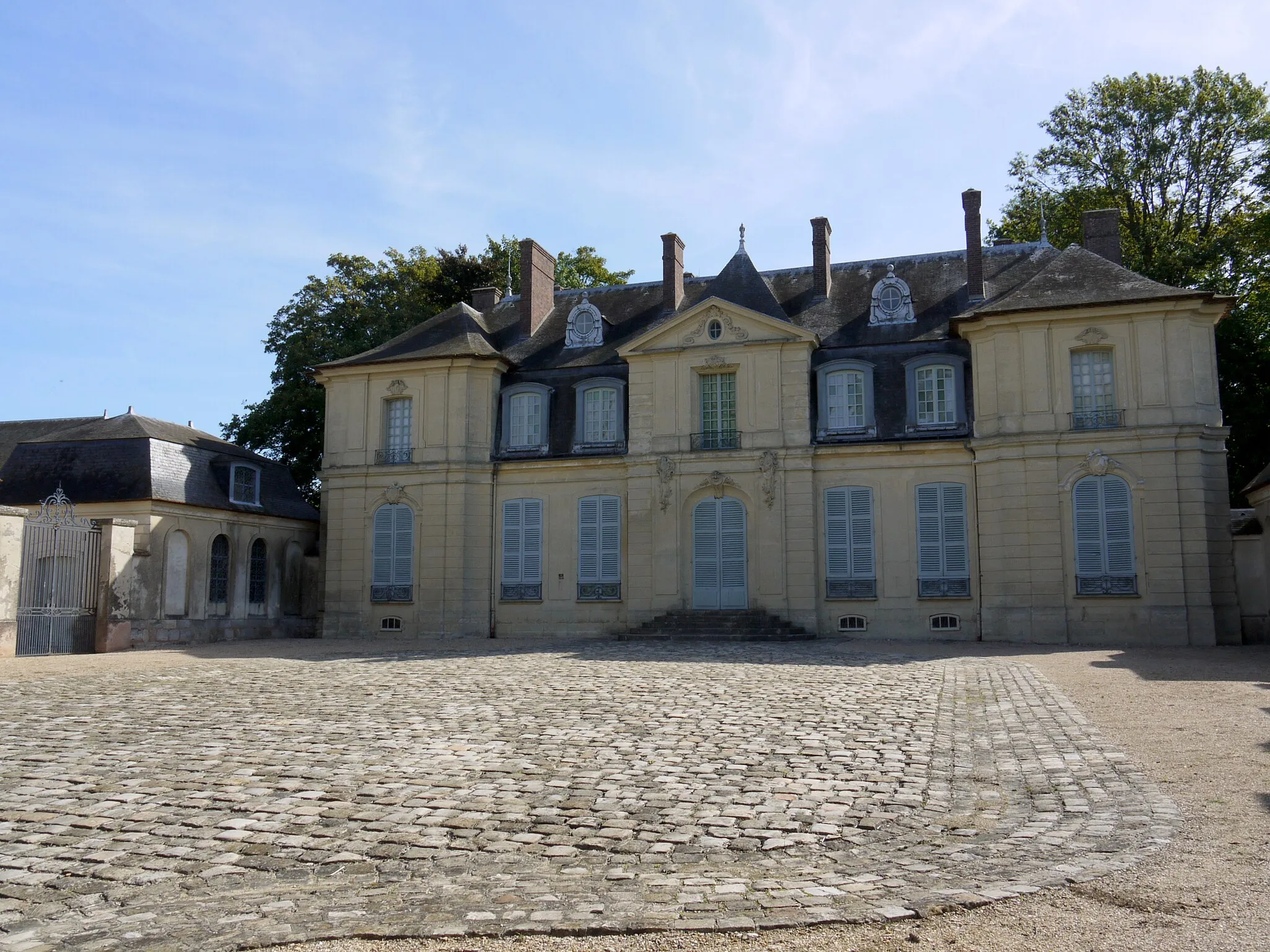 Photo showing: Castle of Jossigny, Jossigny, Seine et Marne, Ile de France, Castle of the XVIIIe century