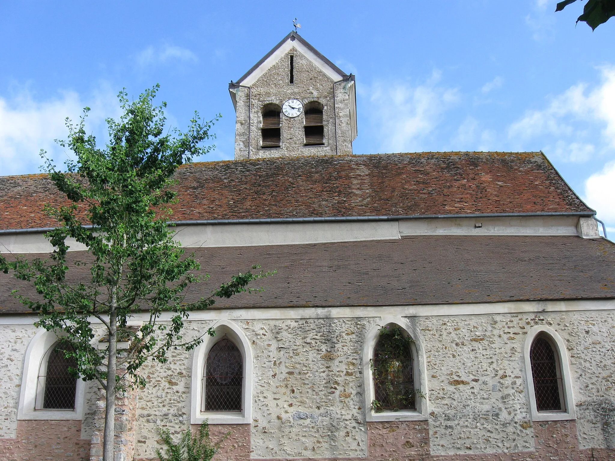 Photo showing: Église catholique Saint-Martin de Favières. (Seine-et-Marne, région Île-de-France).