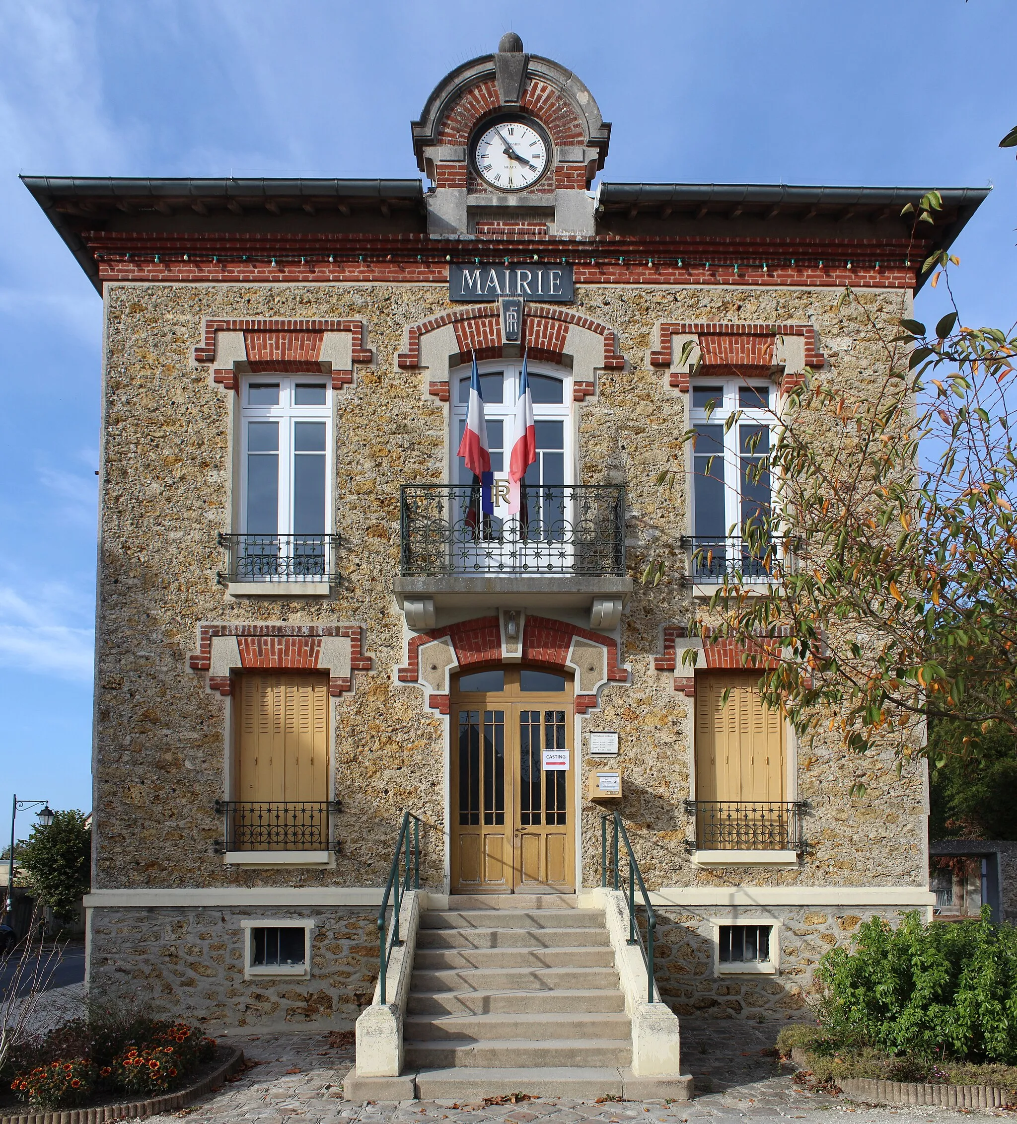 Photo showing: Mairie de Villeneuve-Saint-Denis.