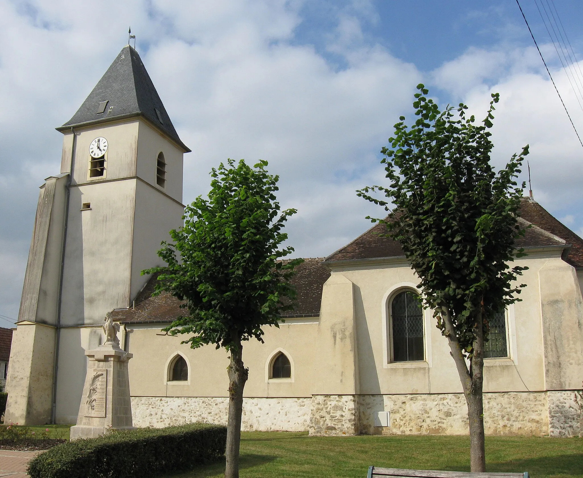 Photo showing: Église Saint-Maurice d'Isles-lès-Villenoy. (Seine-et-Marne, région Île-de-France).