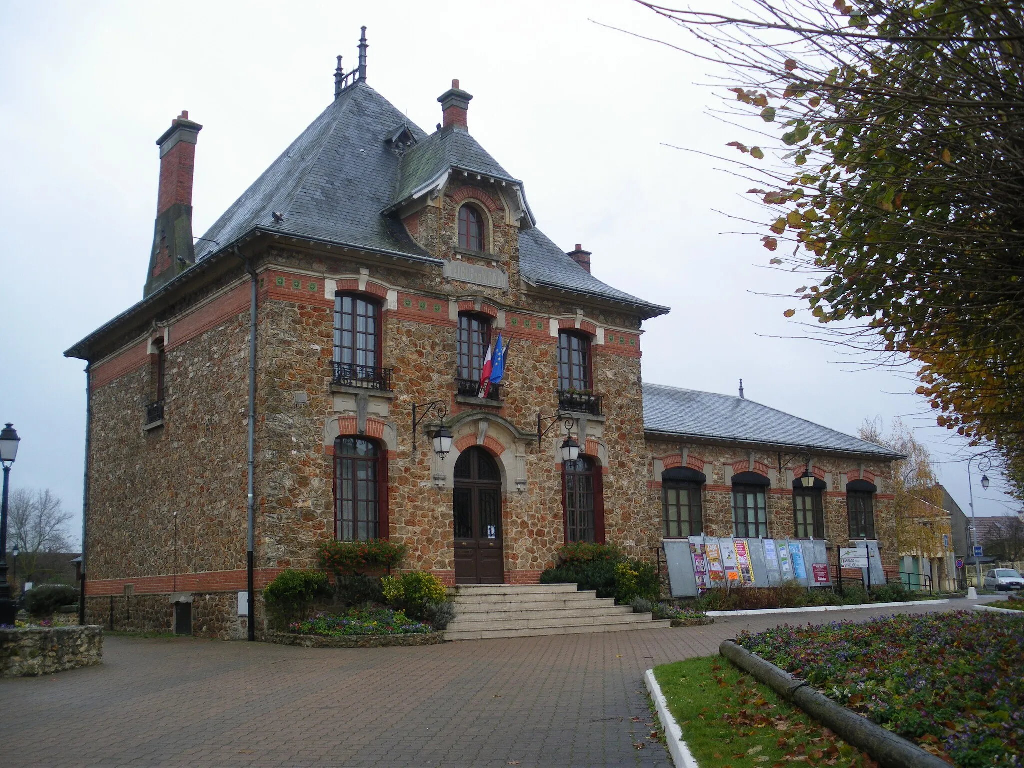 Photo showing: Nozay town hall, Essonne, France