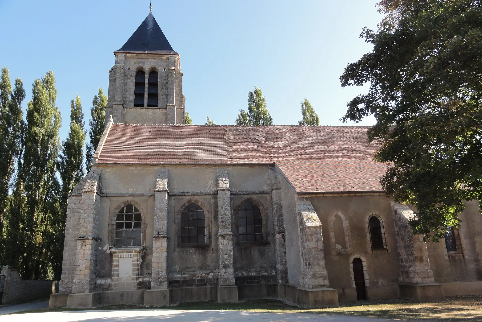 Photo showing: Église Saint-Mesme de Sainte-Mesme.