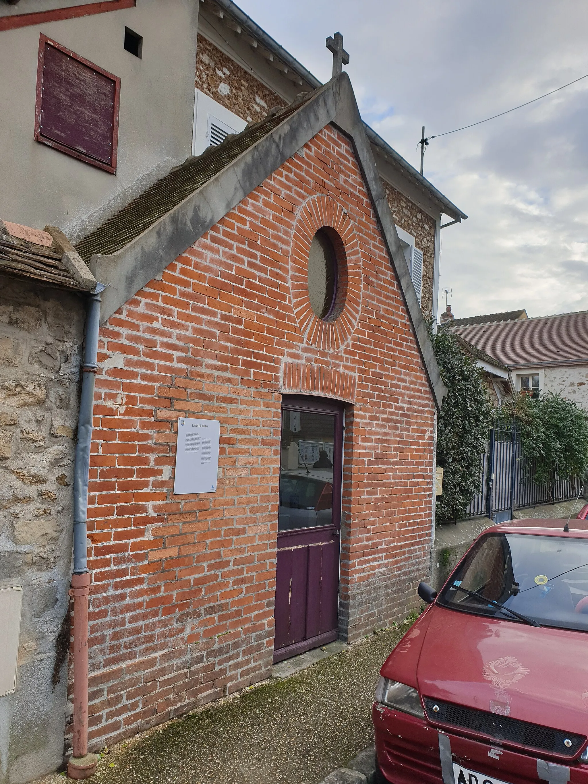 Photo showing: Chapelle de l'Hôtel-Dieu de Samois-sur-Seine