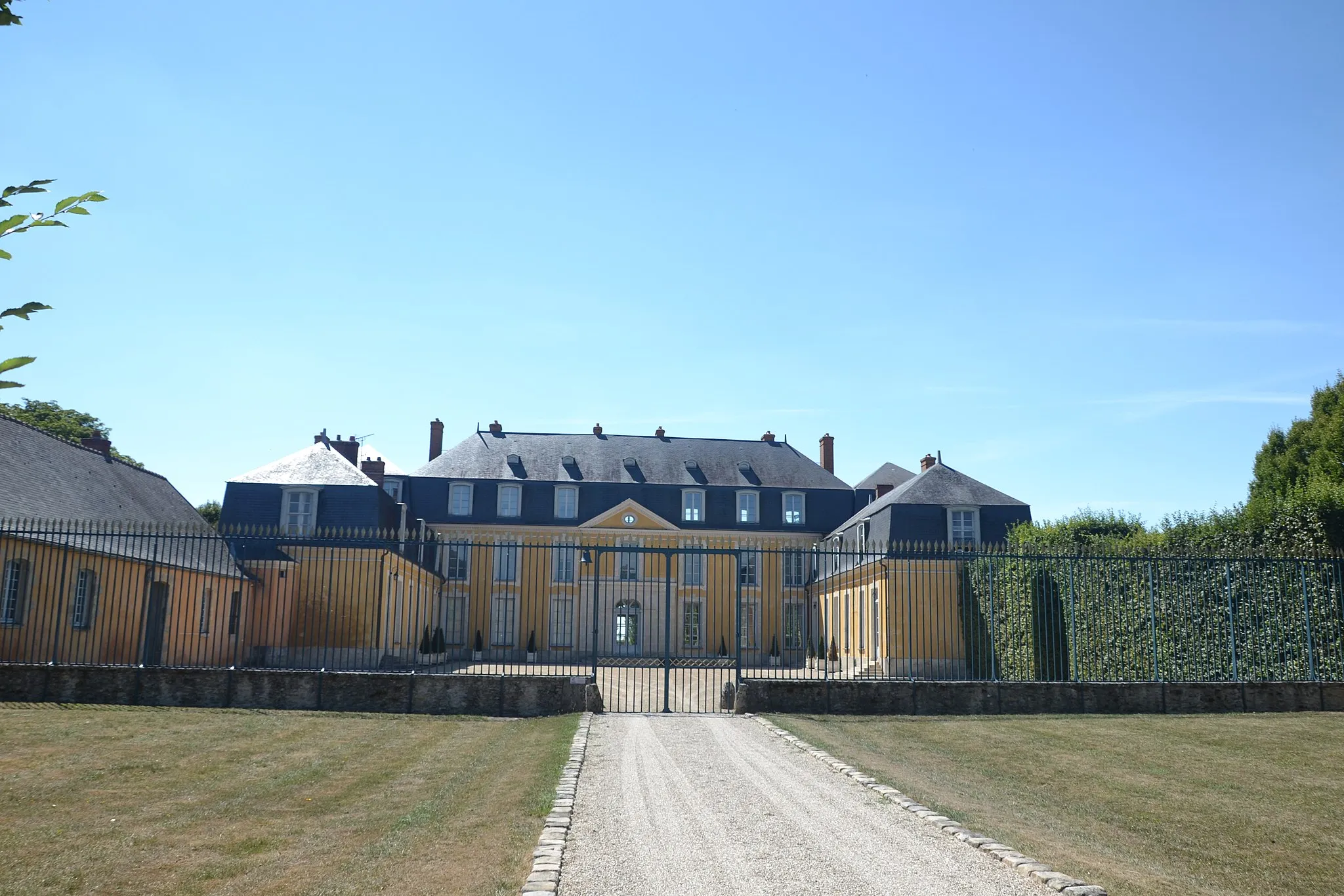 Photo showing: façade du château de Dommerville, hameau d'Angerville