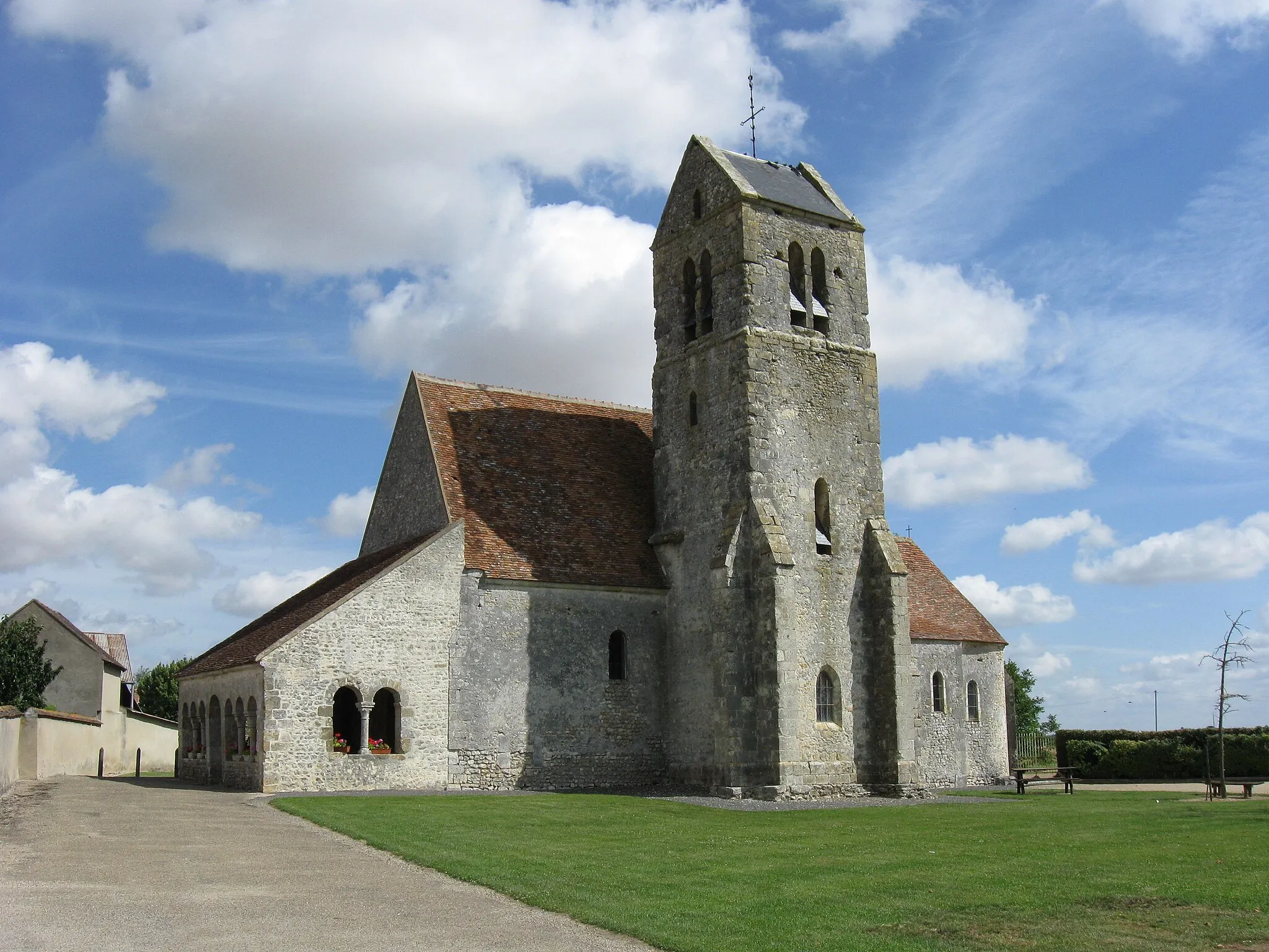 Photo showing: Église Saint-Étienne. (Mondreville, département de la Seine-et-Marne, région Île-de-France)