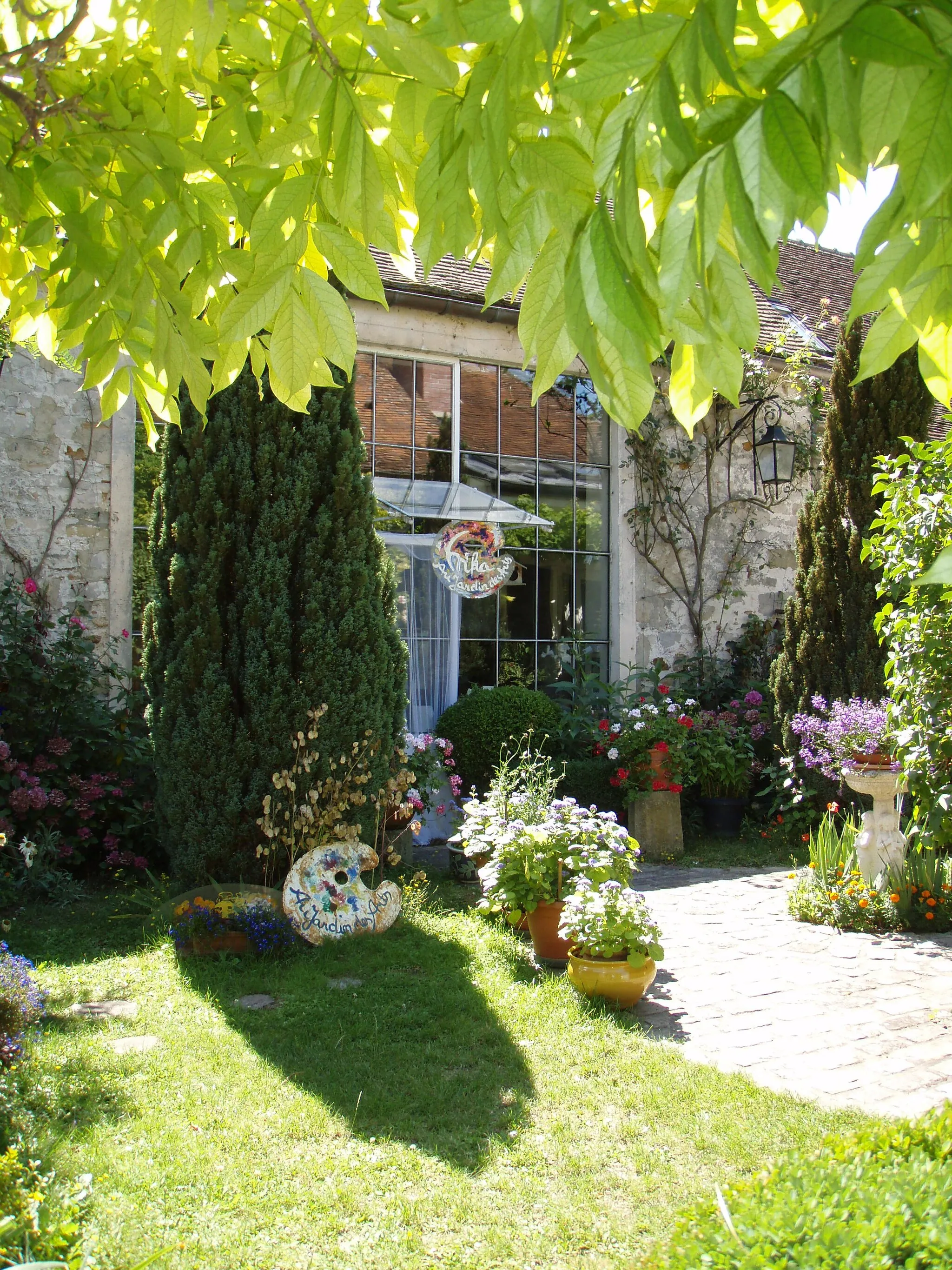 Photo showing: Au jardin des Arts : Dernier atelier de peinture de l'époque Millet à Barbizon.