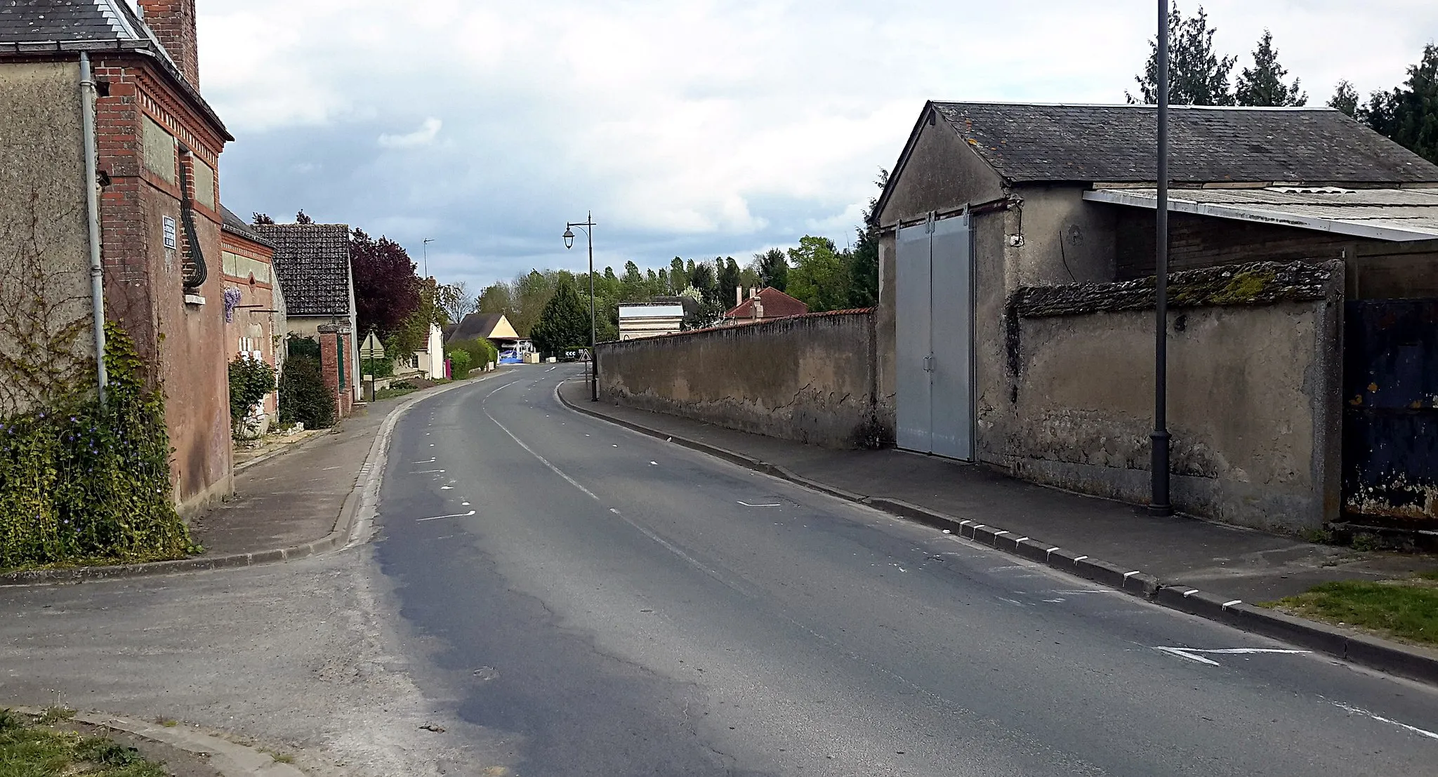 Photo showing: Rue du 21 août, vers Corbeilles, Lorcy, Loiret, France.