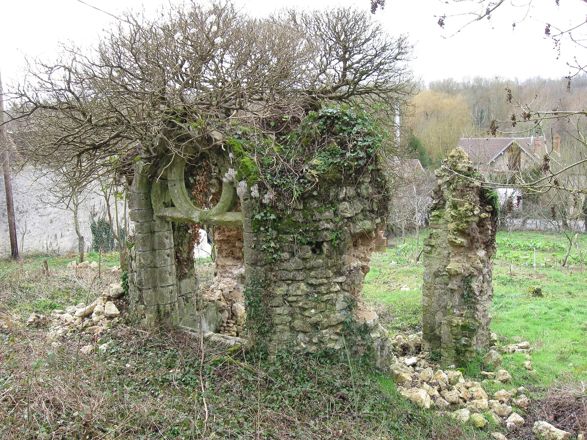 Photo showing: Chapelle de Glandelles (restes). (commune de Bagneaux-sur-Loing, département de Seine-et-Marne, région Île-de-France).