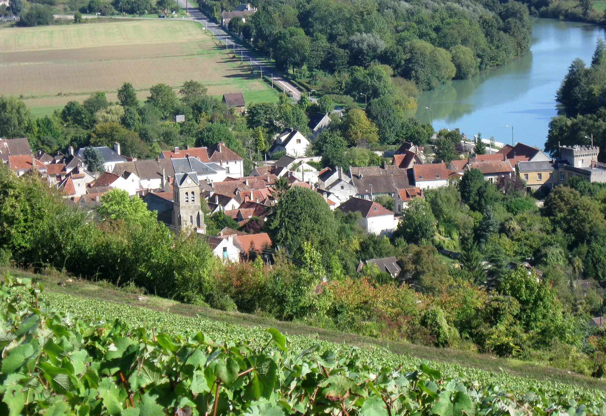 Photo showing: Le village de Nanteuil-sur-Marne. (département de la Seine et Marne, région Île-de-France).
